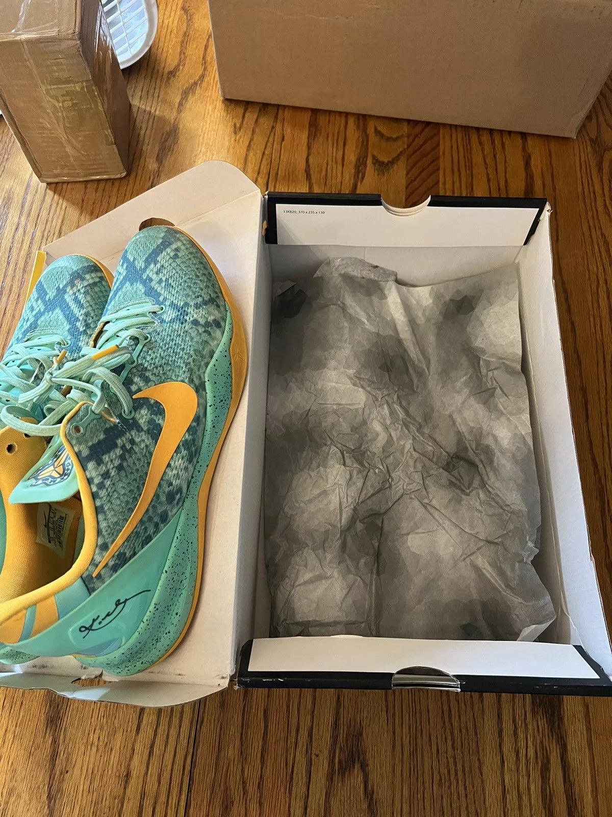 Nike Low Top Sneakers Nike Kobe 8 Green Glow