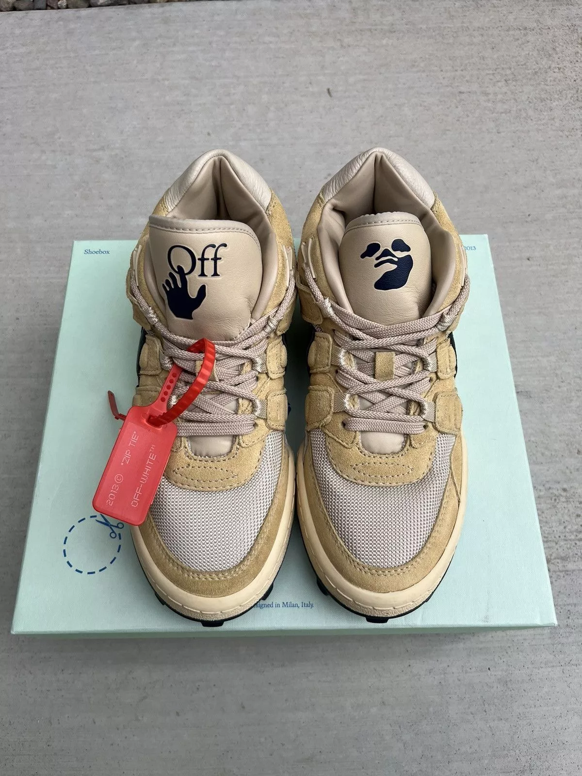 Off-White Low Top Sneakers Off-White Mountain Cleat ‘Beige’