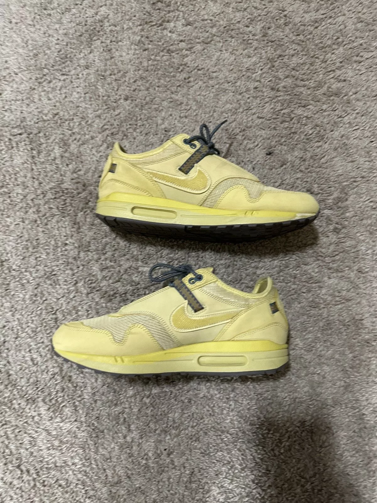 Travis Scott Low Top Sneakers Travis Scott Airmax 1 Gold