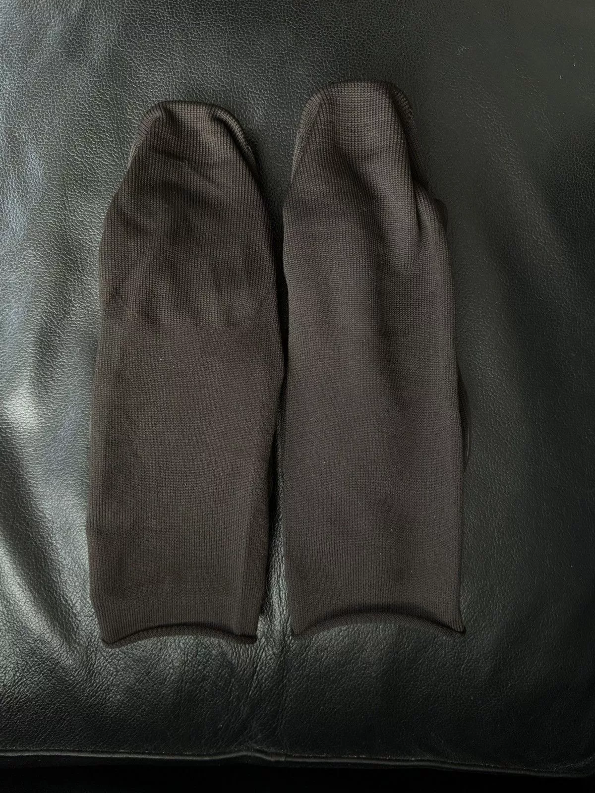 Yeezy Slip Ons Yeezy PODS Size 2 Black