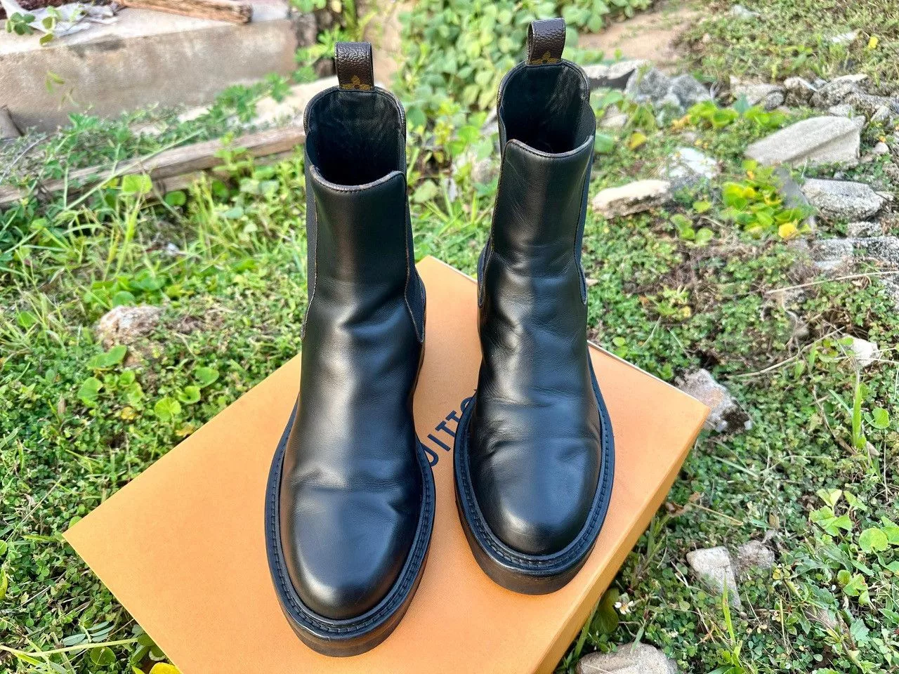 Louis Vuitton Boots Authentic Louis Vuitton Beauborg Ankle Boots Size 39 Black
