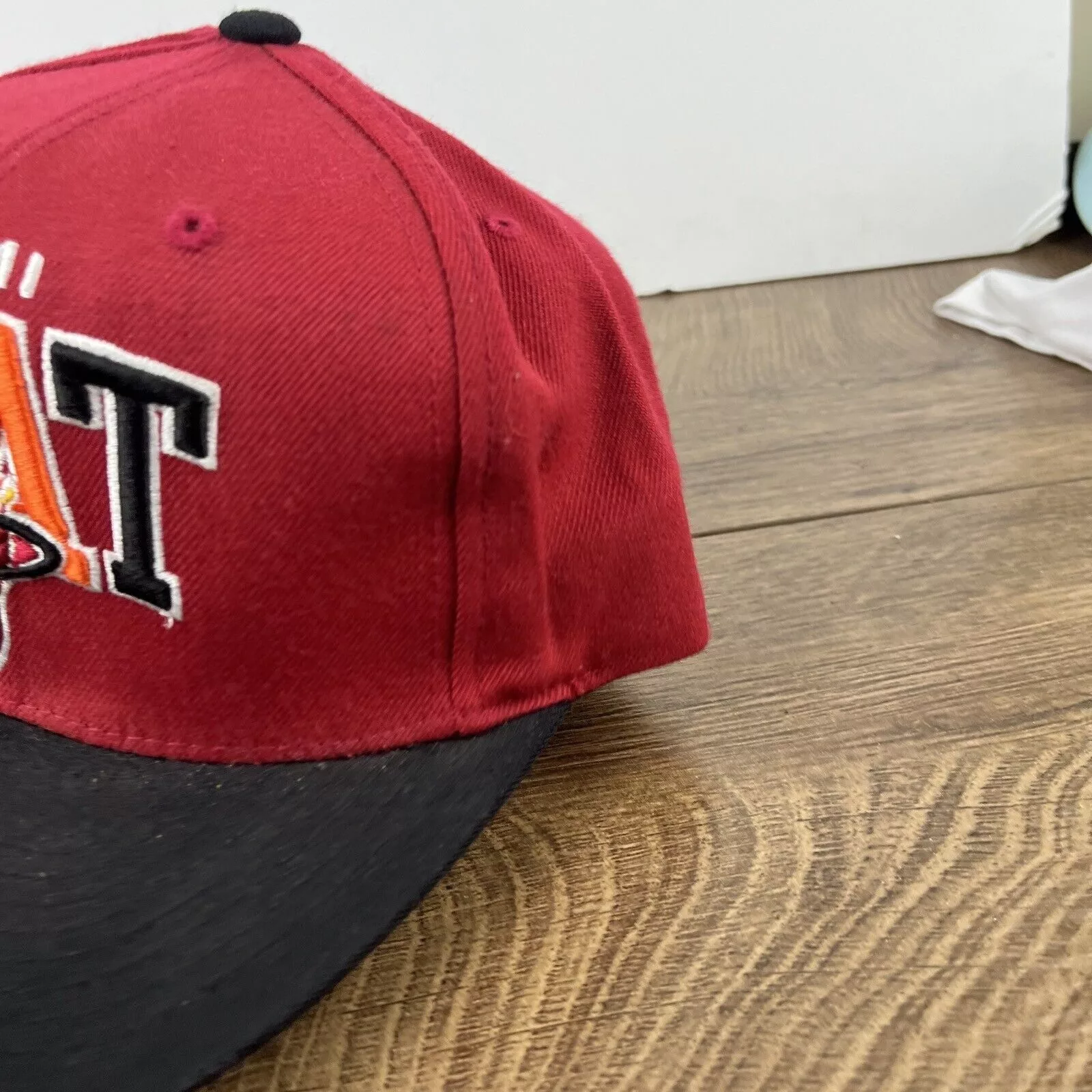 Mitchell & Ness Hats Miami Heat Hat Mitchell & Ness Miami Red Hat Adjustable Adul
