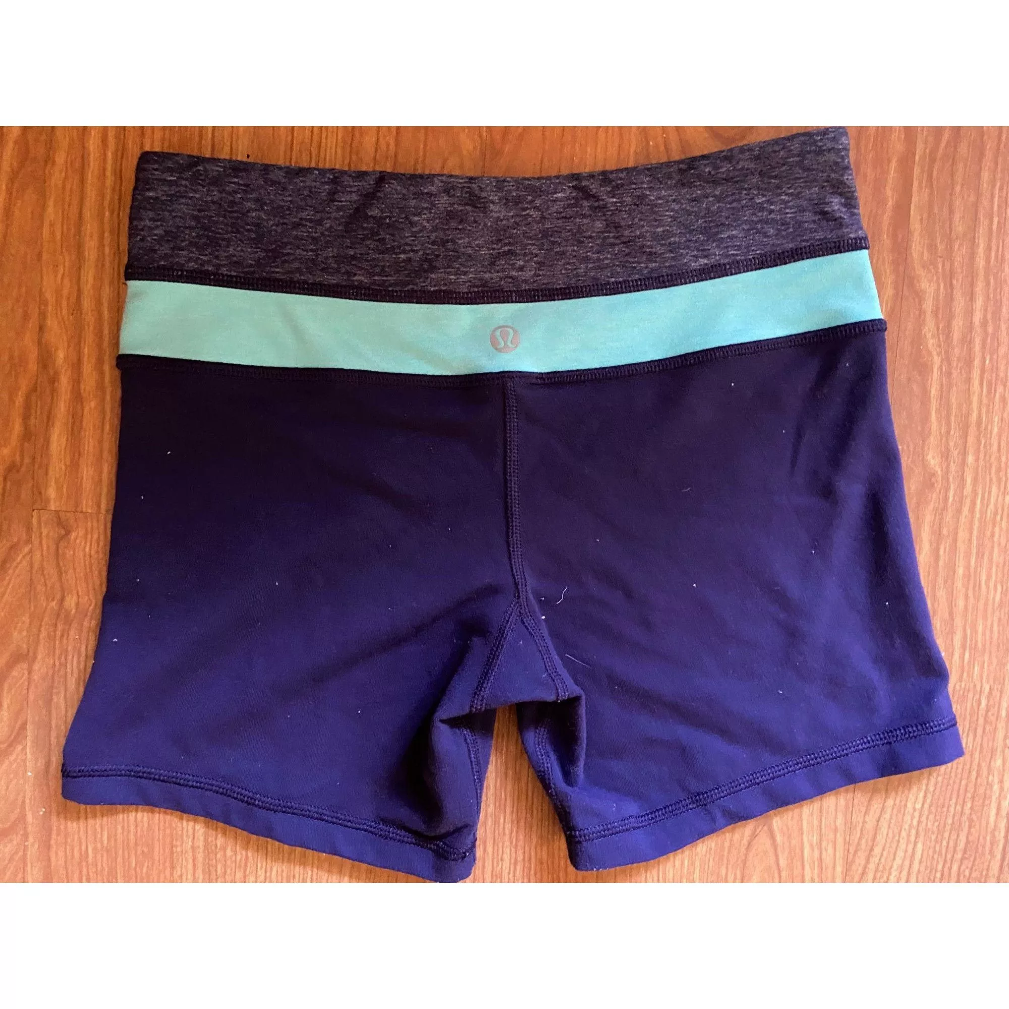 Lululemon Shorts Ladies Size 4 Purple