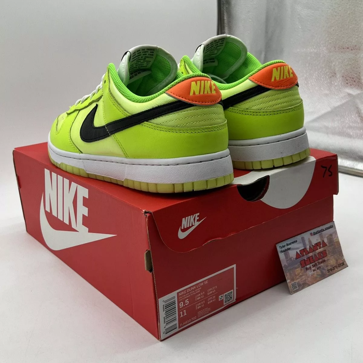 Nike Low Top Sneakers Nike dunk low volt Yellow