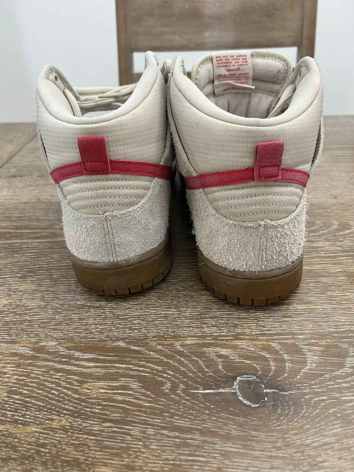 Nike Hi Top Sneakers Nike SB Birch Hyper Red Beige