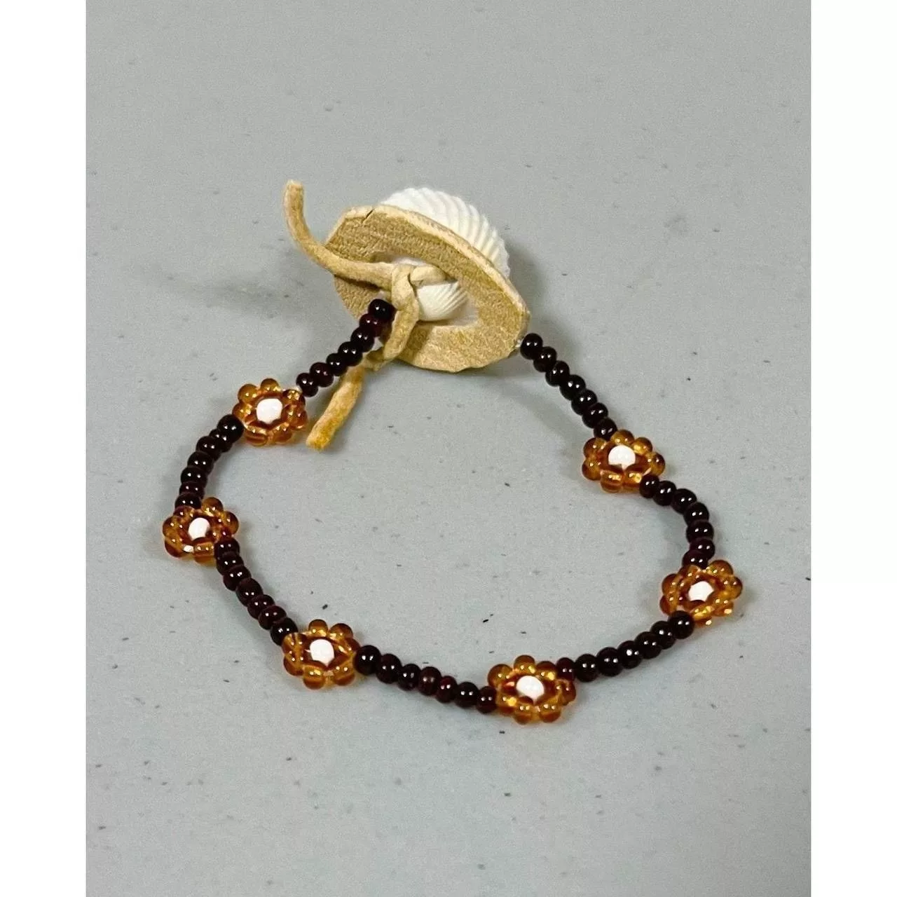 Handmade Bracelets Handmade × Jewelry × Vintage Brown Daisy Floral Beaded Handmade Bracelet Jewelry 🤎✨