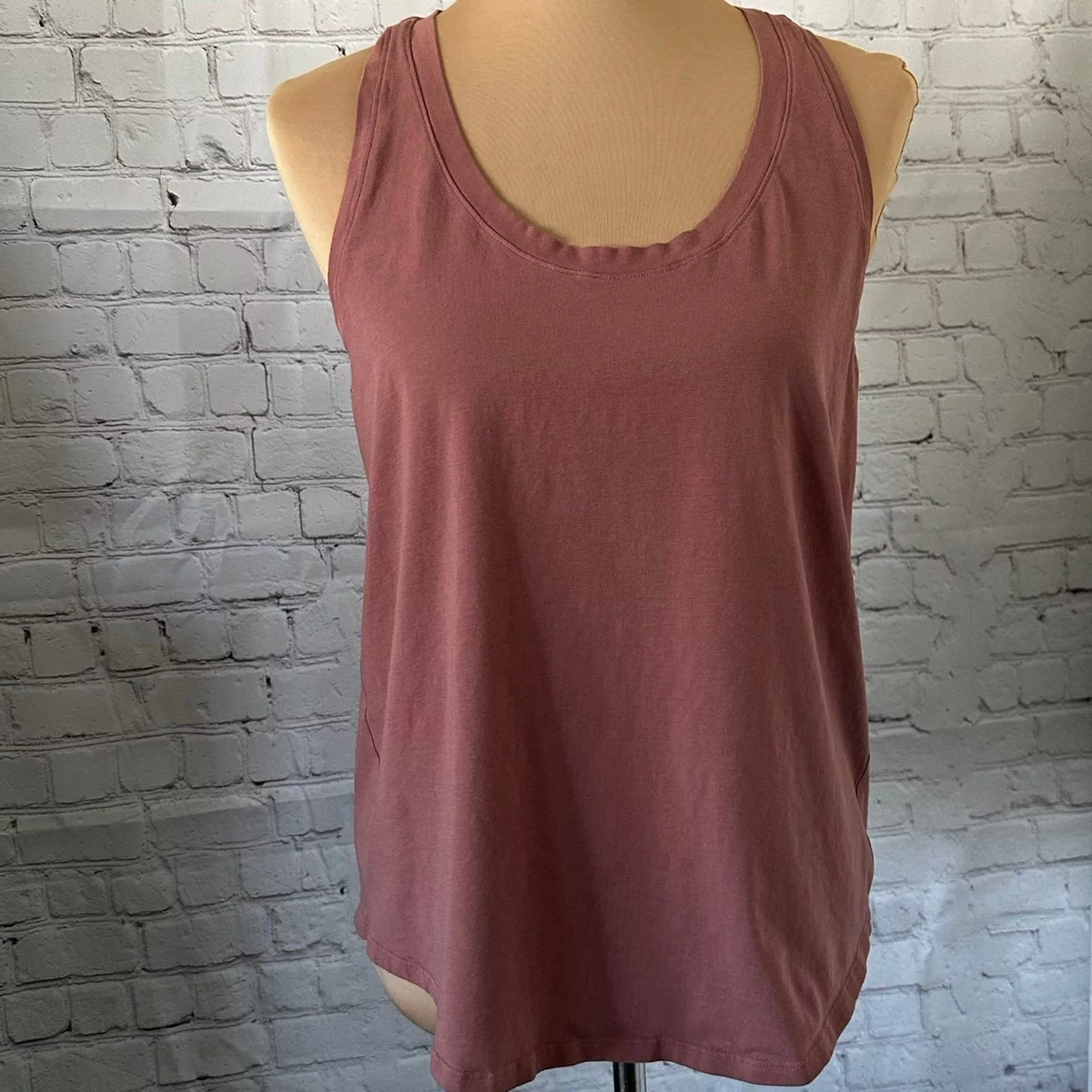 Lululemon Tank Tops lululemon tank top size 10 Pink