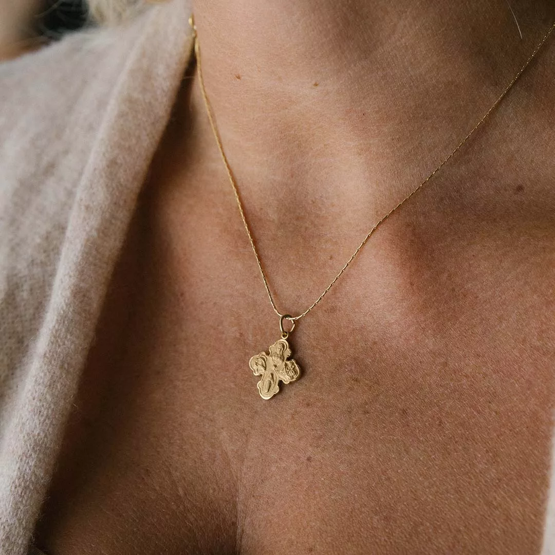 4-Way Cross Expandable Chain Necklace