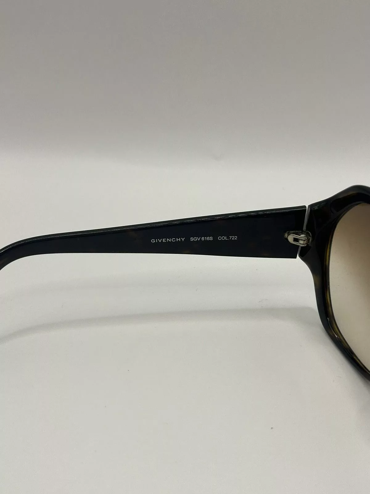 Givenchy Sunglasses SGV616S Black