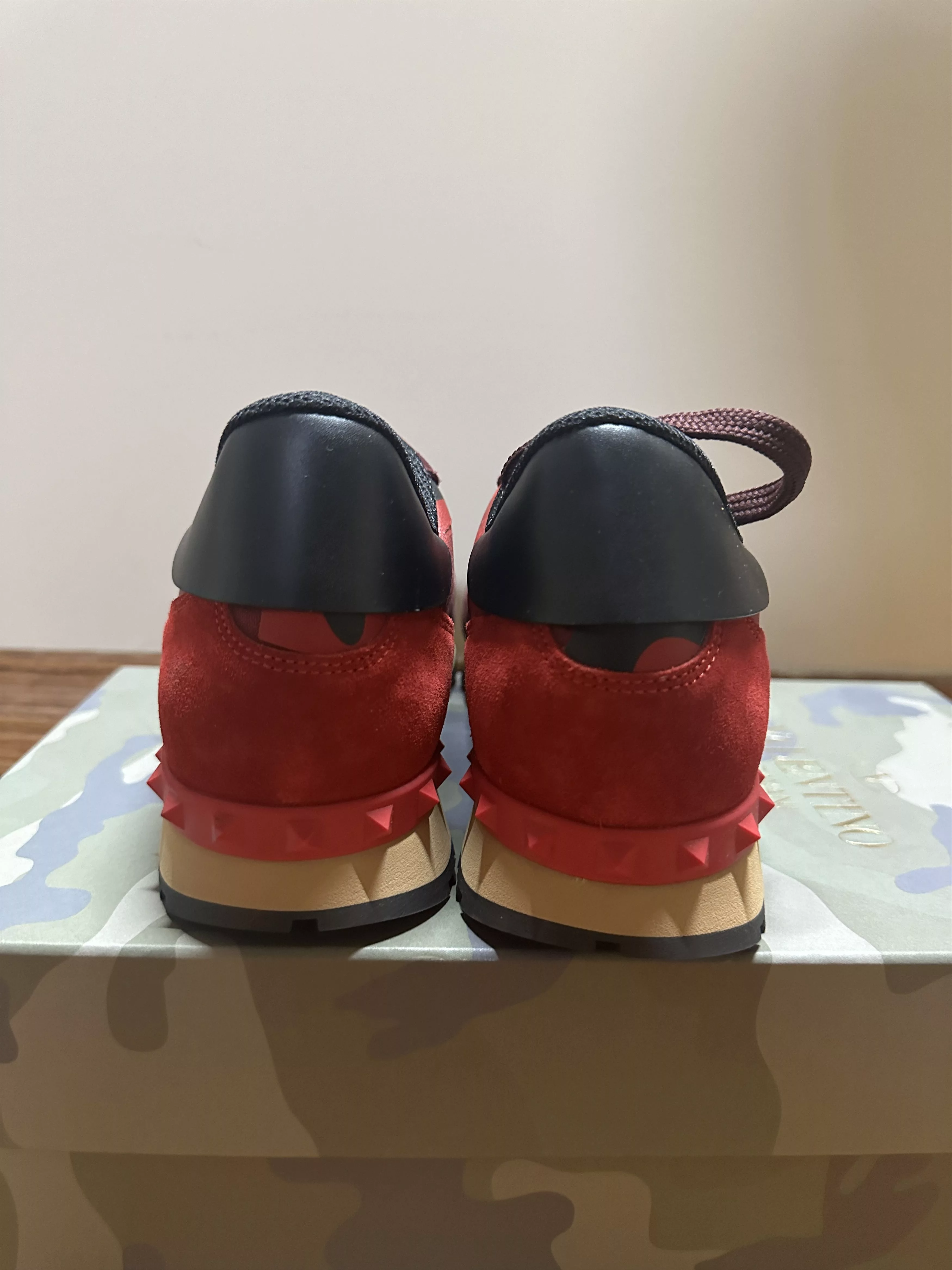 Valentino Low Top Sneakers Valentino Rockrunners Red