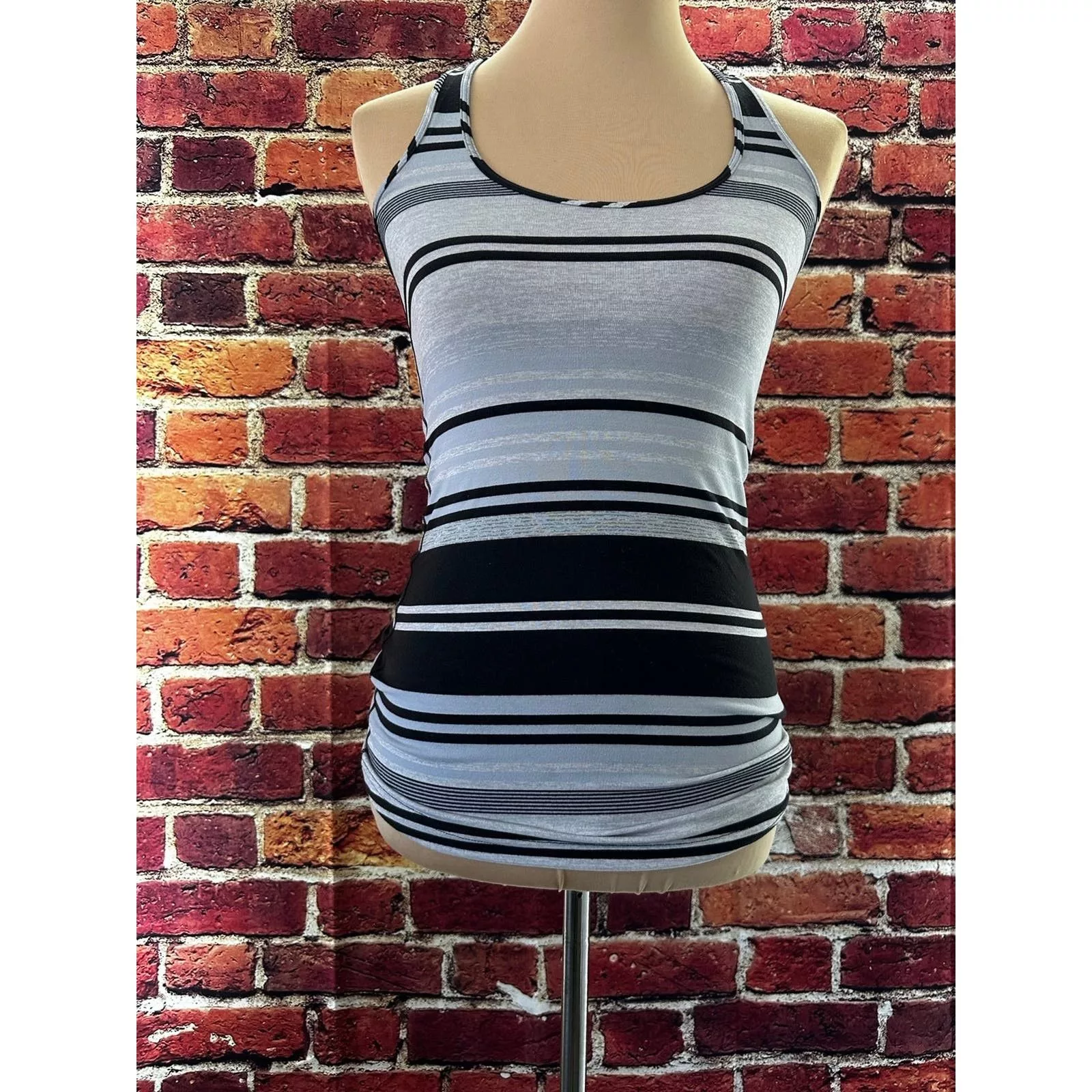 Lululemon Tank Tops Lululemon Tank Top size 8 Gray