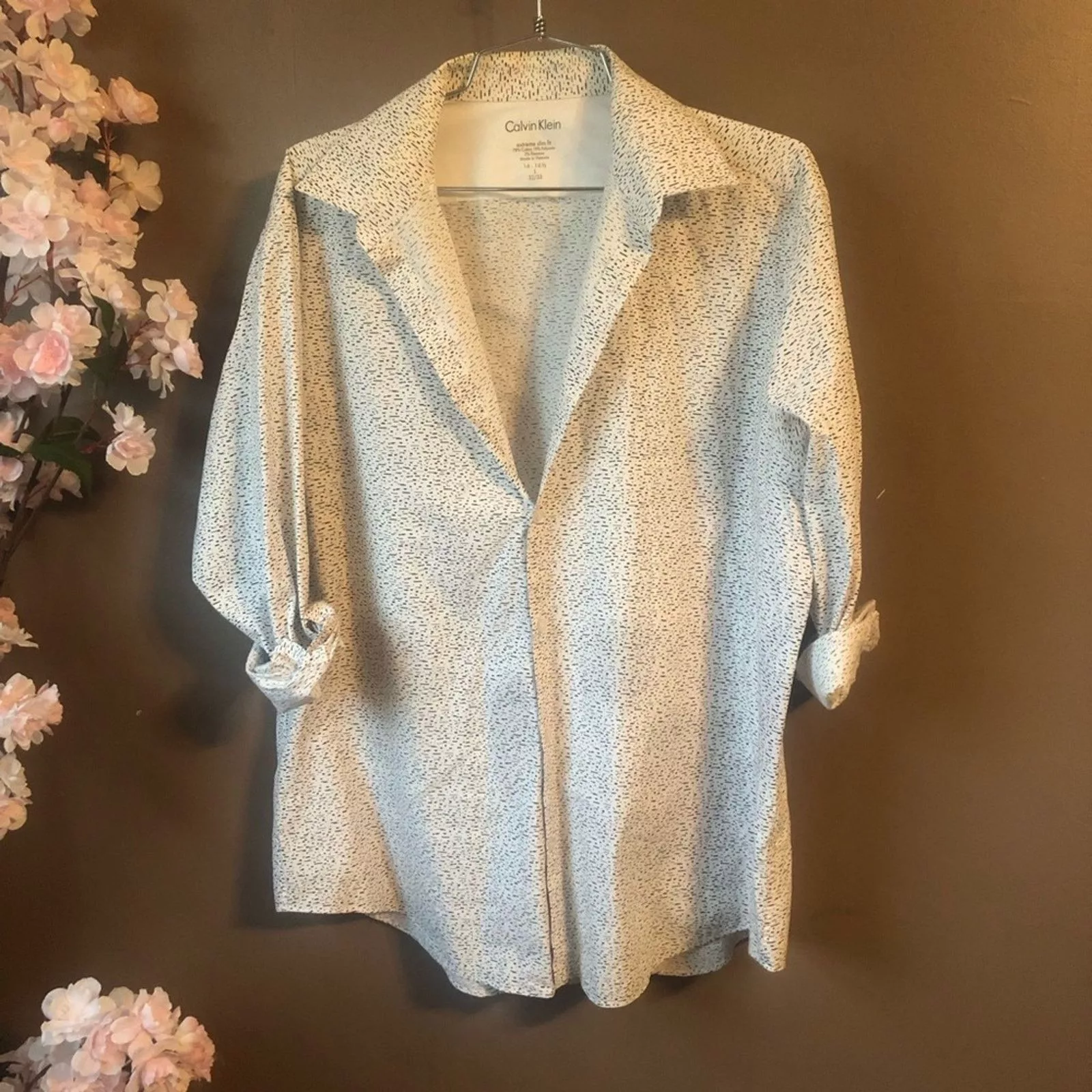 Calvin Klein Shirts Button Ups Calvin Klein Button down shirt. Spotted Extreme slim fit. White