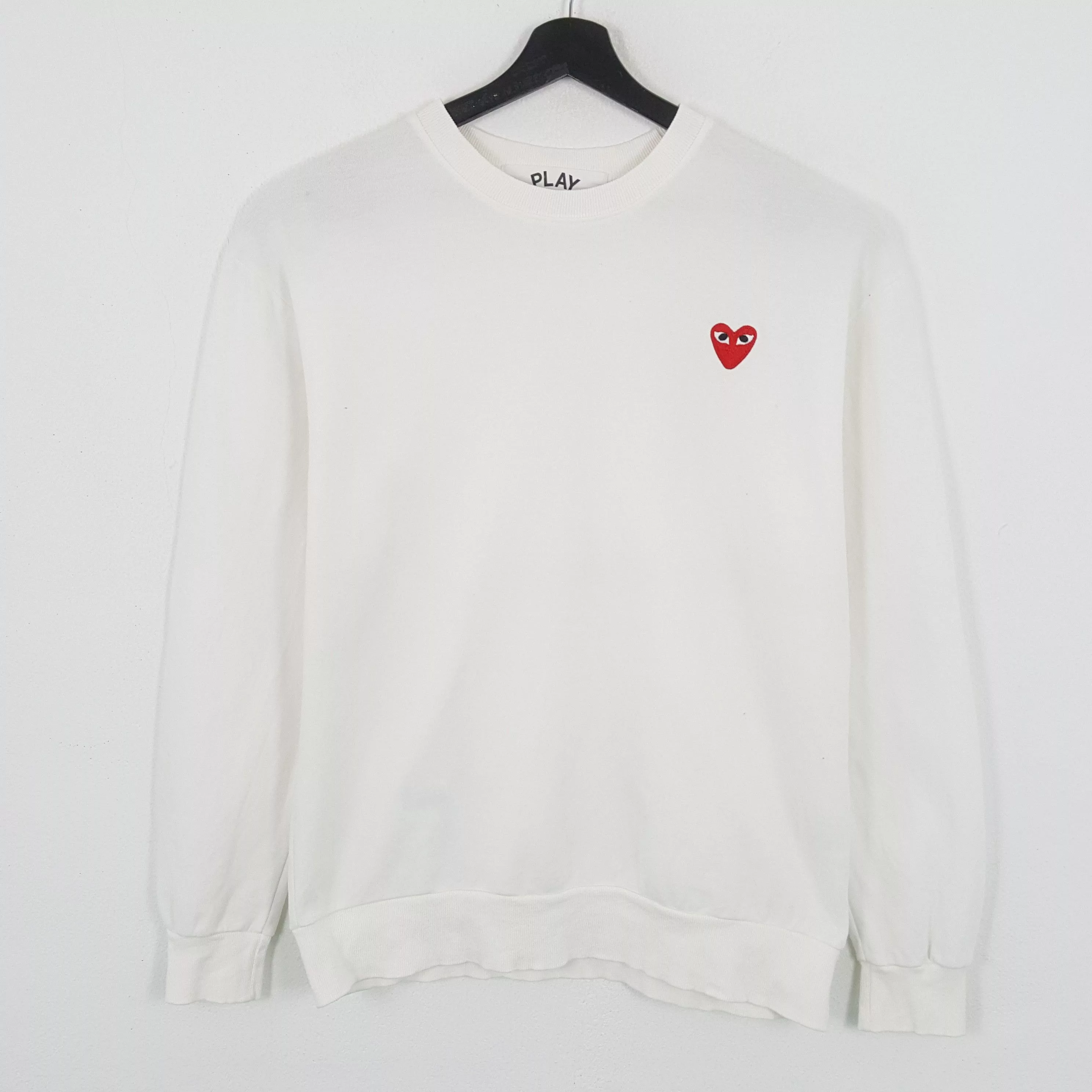 Comme des Garcons PLAY Sweatshirts Hoodies Comme des Garcons PLAY × Japanese Brand × Vintage PLAY COMME DES GARCONS Small Logo Design Sweatshirt White