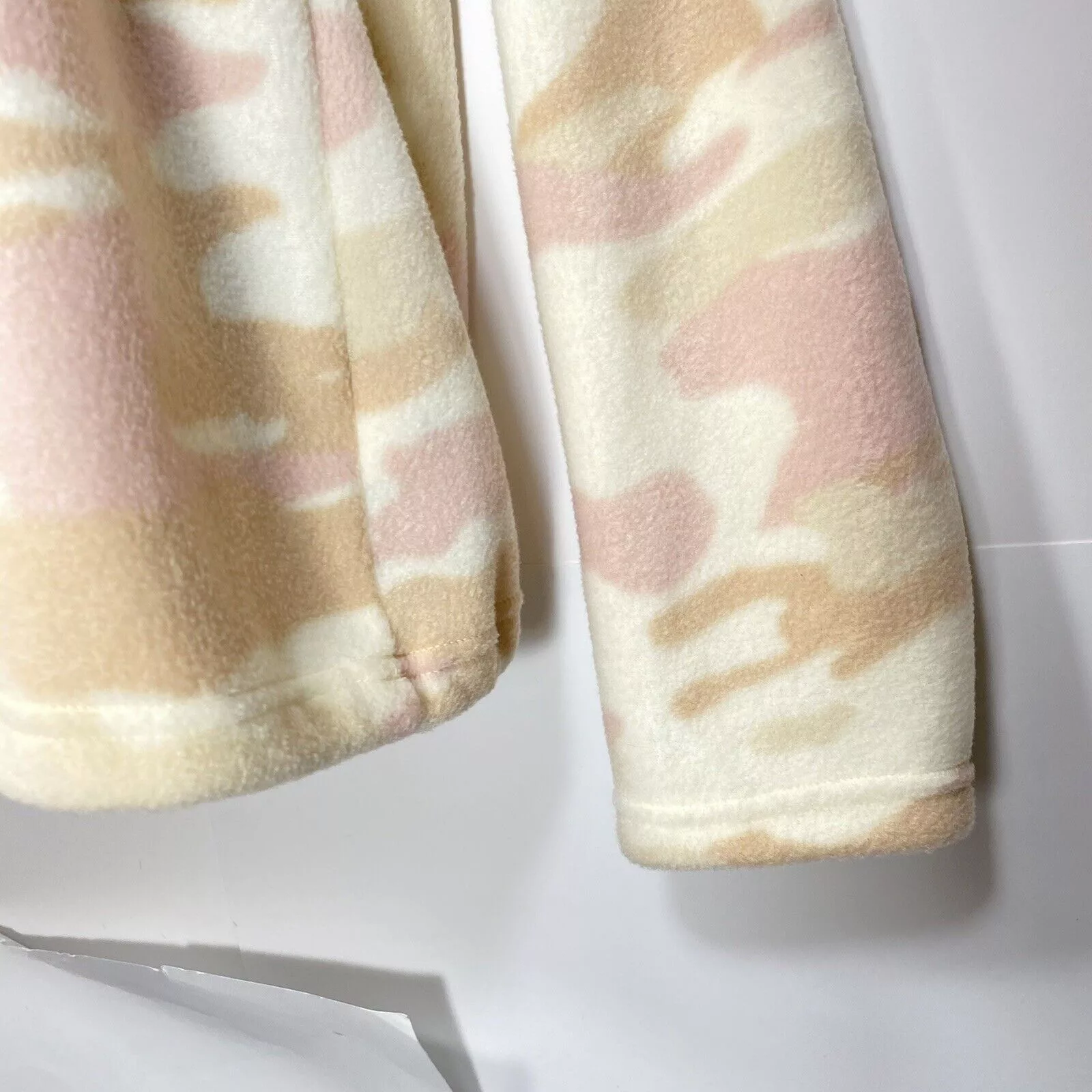 Other Sweatshirts Other Derek Heart Large Fleece Cream & Pink Camouflage Sweatshirt