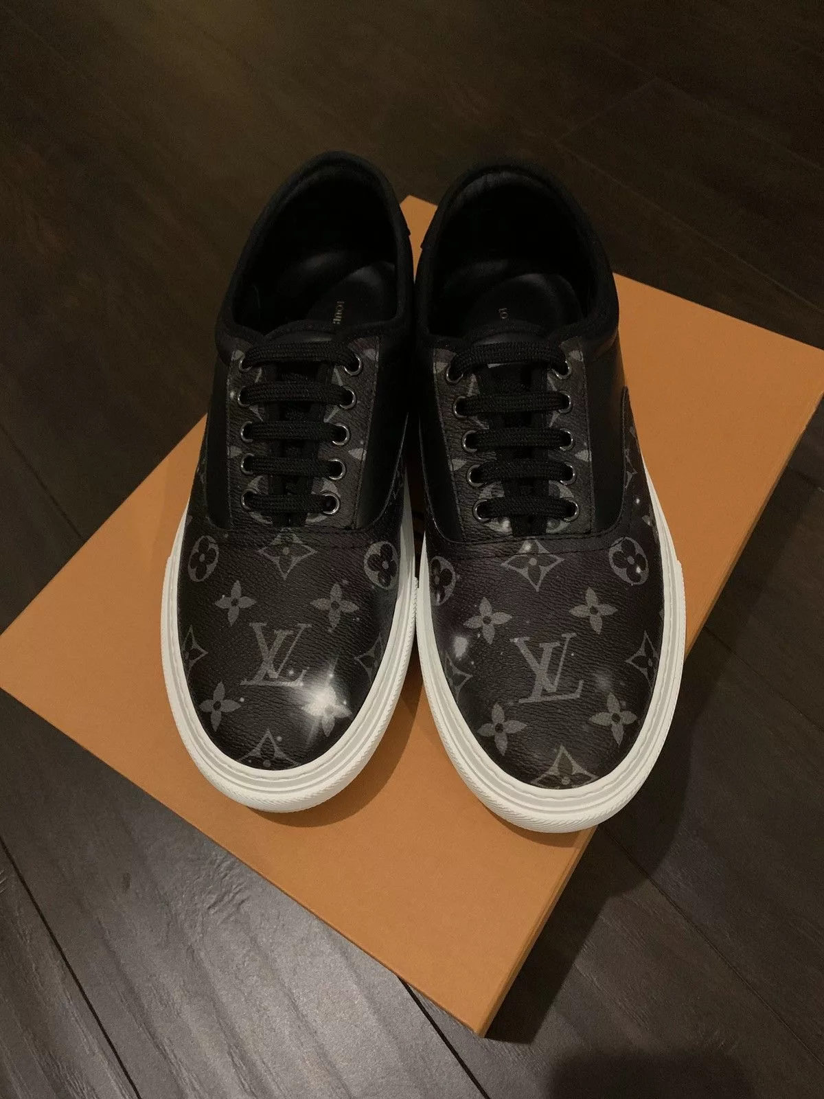 Louis Vuitton Low Top Sneakers Louis Vuitton × Virgil Abloh Louis Vuitton Low Top Galaxy Sneakers Black