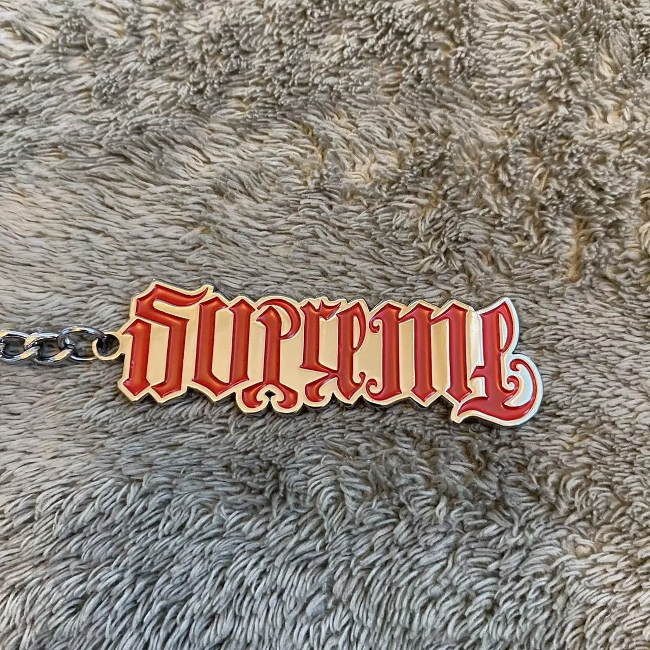 Supreme Supreme Supreme Ambigram Keychain - Red
