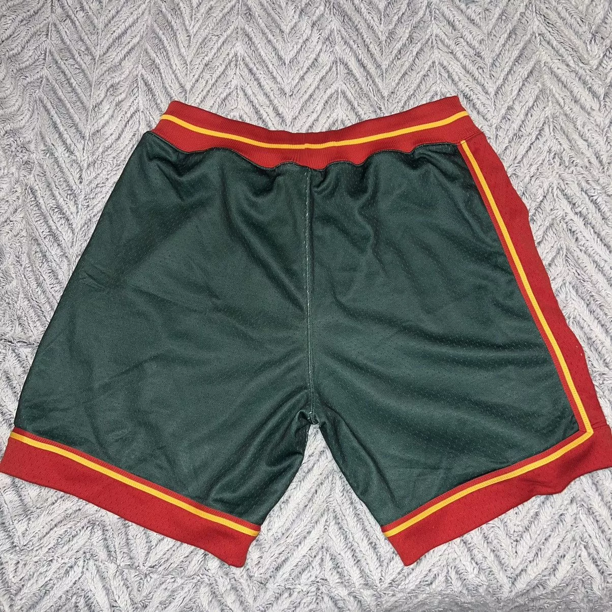 Mitchell & Ness Shorts Mitchell & Ness × Vintage NEW AUTHENTIC Mitchell & Ness NBA Shorts Seattle SuperSonics Green Streetwear