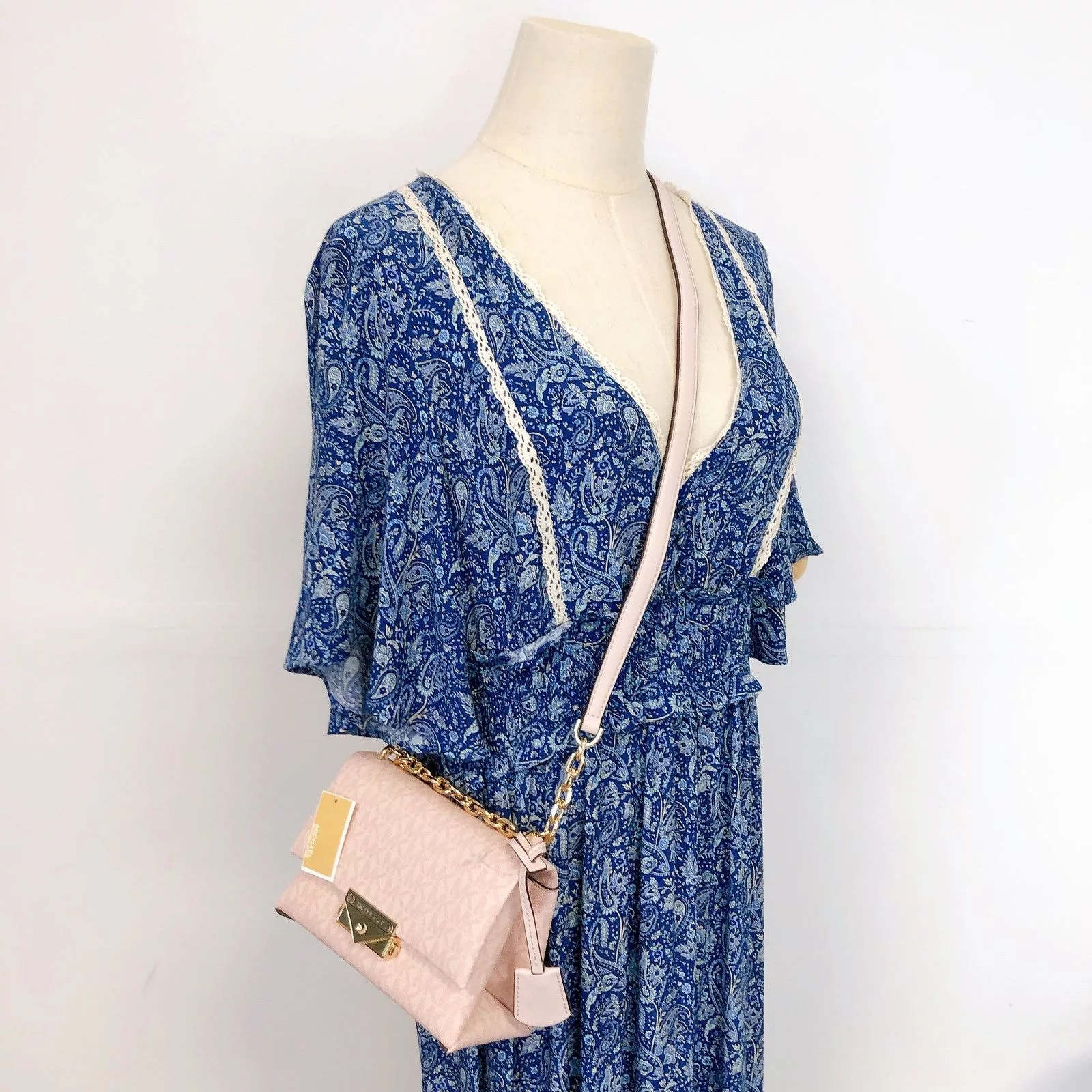 Michael Kors Crossbody Bags (E)Michael Kors 35F2G0EC5B CECE EXTRA SMALL IN POWDER BLUSH Pink