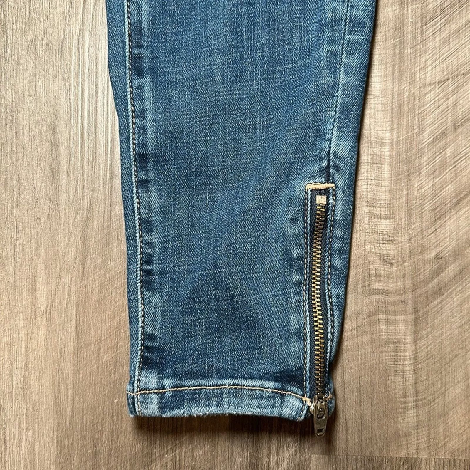 American Eagle Outfitters Jeans American Eagle Outfitters American Eagle Next Level Cargo Hi-Rise Jegging - 000S Blue