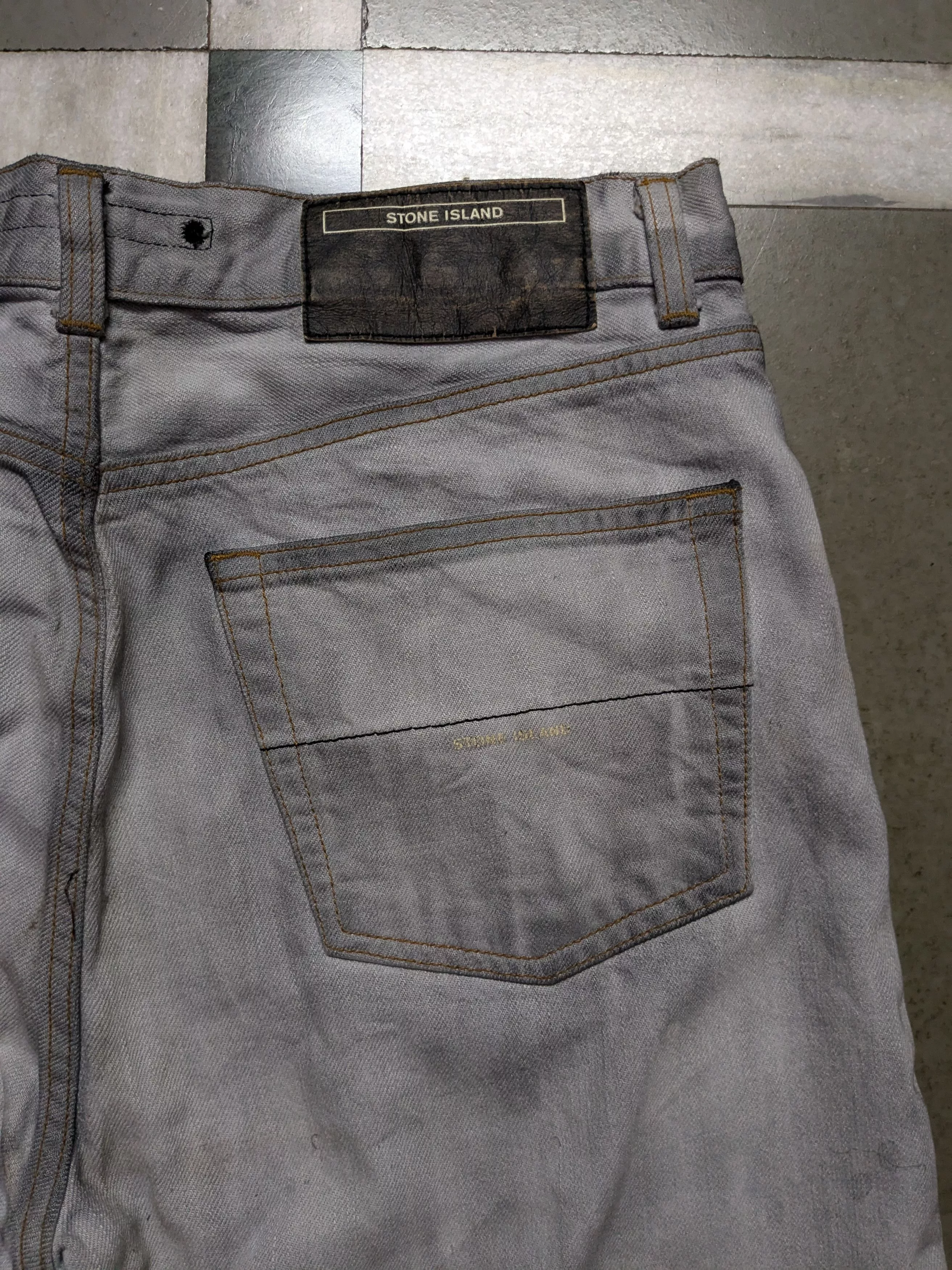 GREY STONE ISLAND DENIM Gray