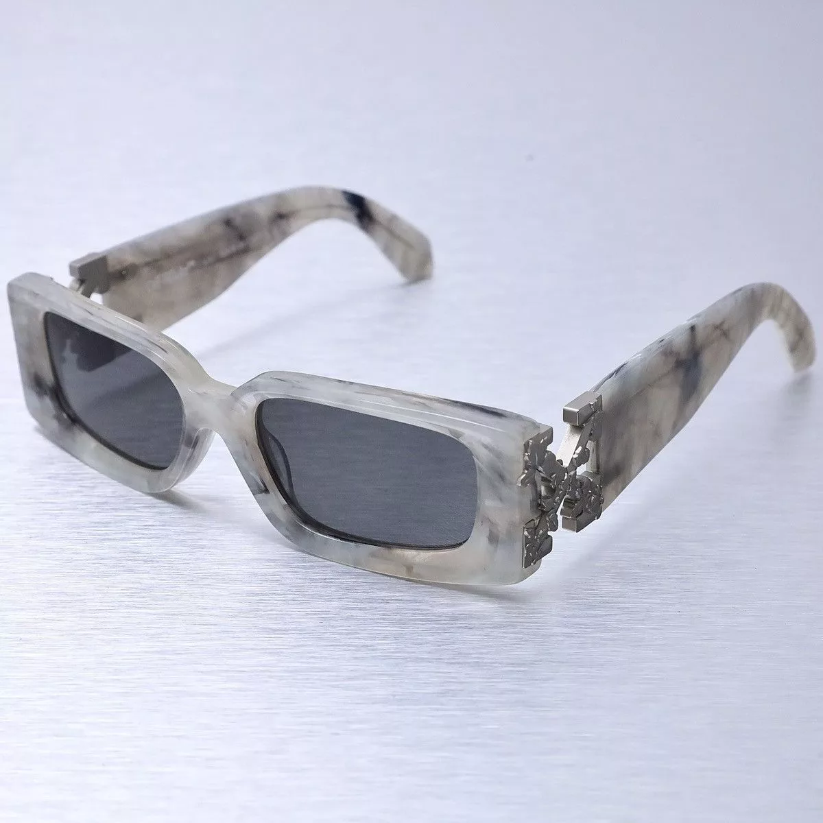 Off-White Sunglasses Off-White OFF WHITE ROMA SUNGLASSES Multi