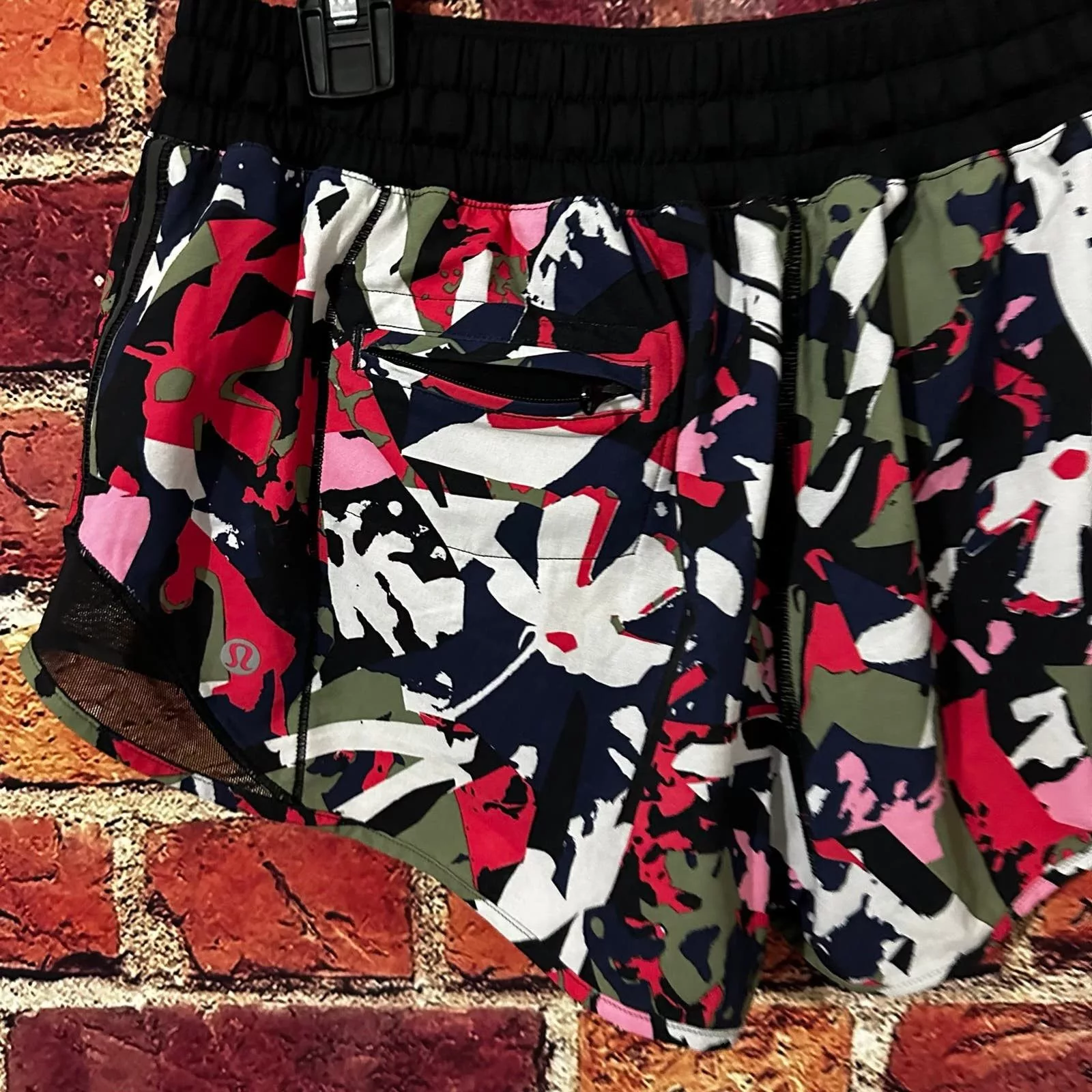 lululemon shorts size 8 Multi