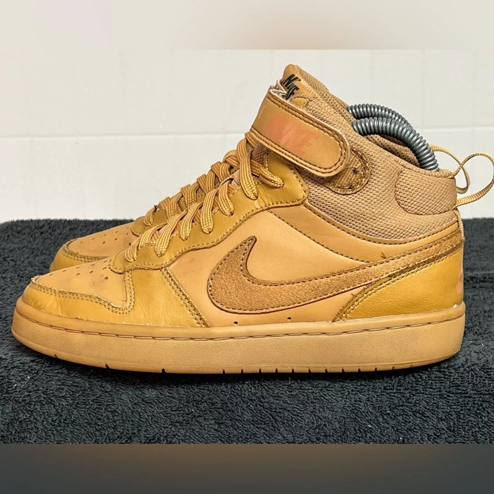 Nike Low Top Sneakers Nike Court Borough Mid 2 GS Wheat Black Sneakers Youth SZ 4Y Brown