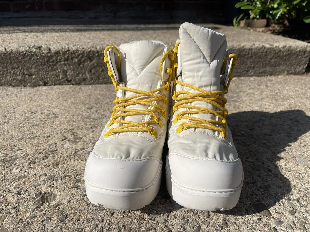 Bottega Veneta Boots Bottega Veneta Puddle Boot Bomber Lace Up Boots White
