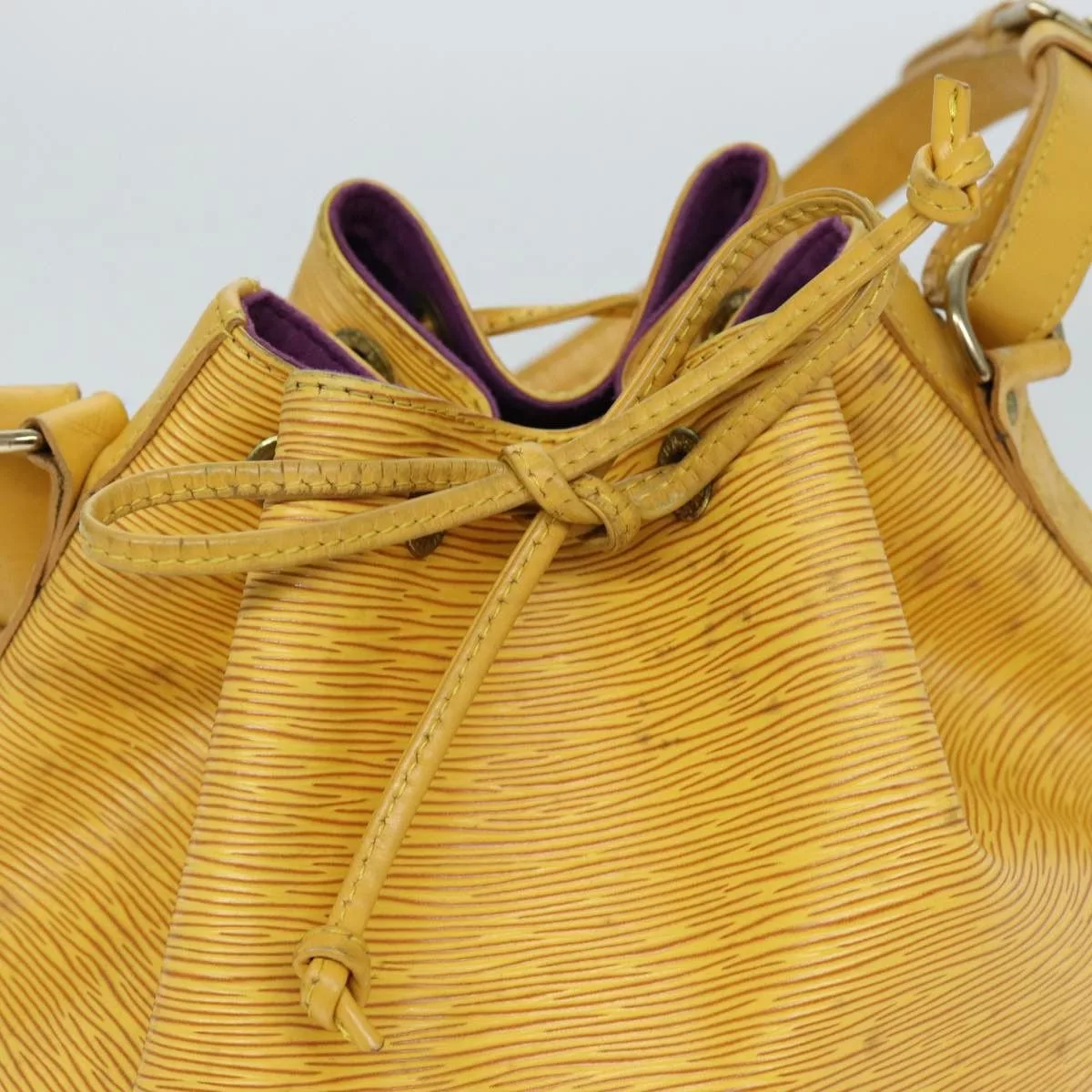 Louis Vuitton Shoulder Bags Louis Vuitton Noé shoulder Yellow