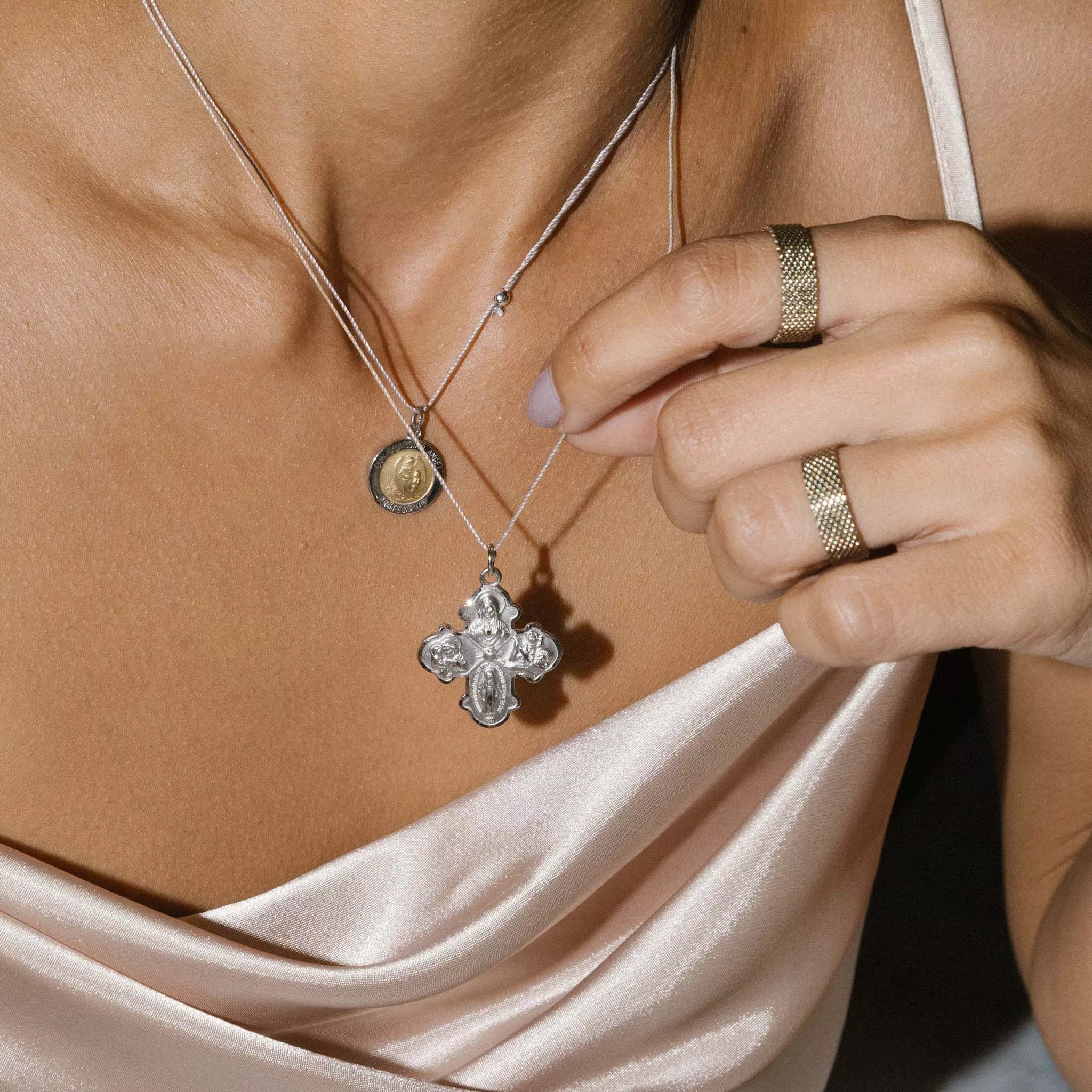 4-Way Cross Expandable Chain Necklace