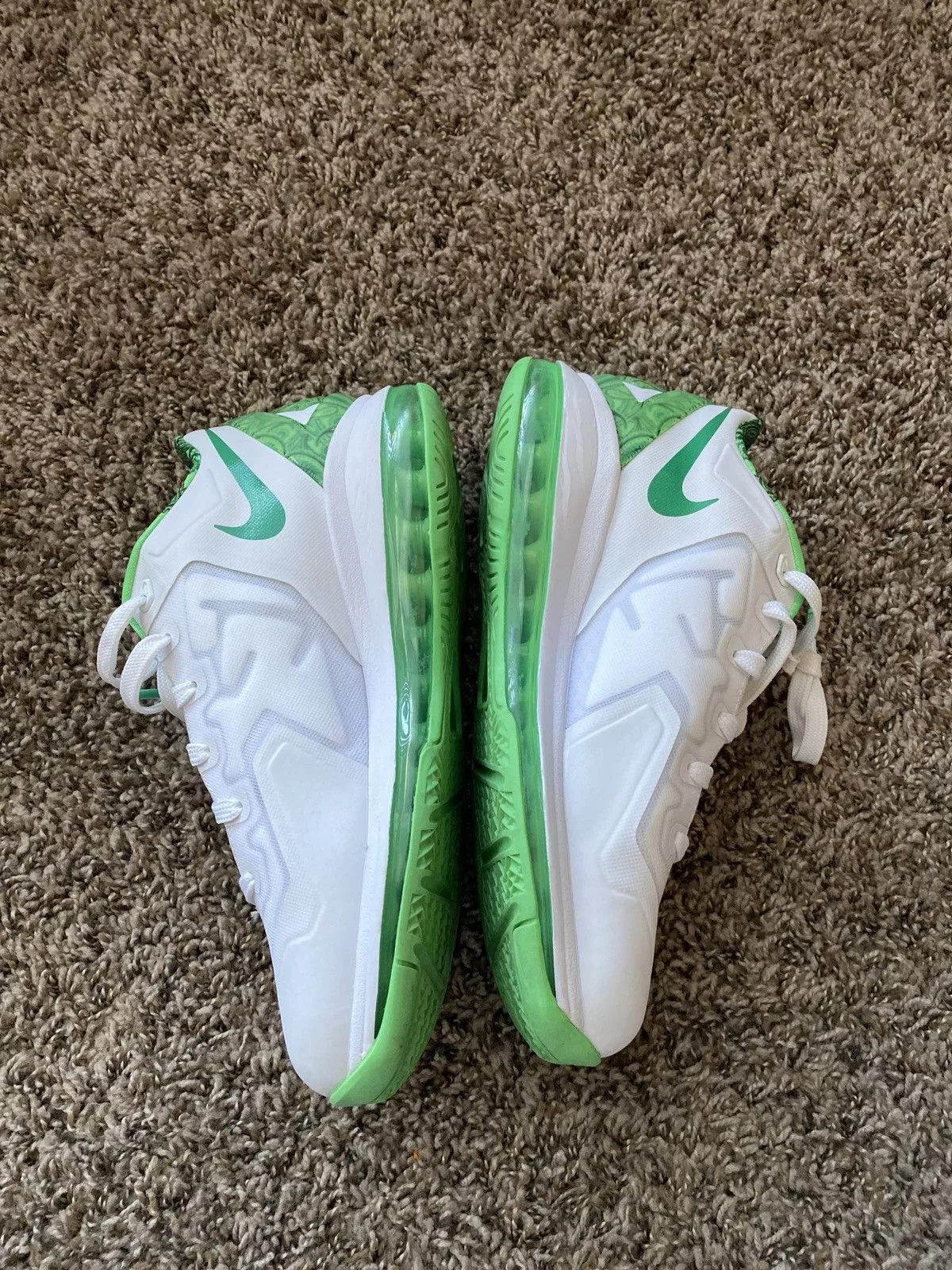 Nike Low Top Sneakers Nike Max LeBron 11 Low Easter 2014 White