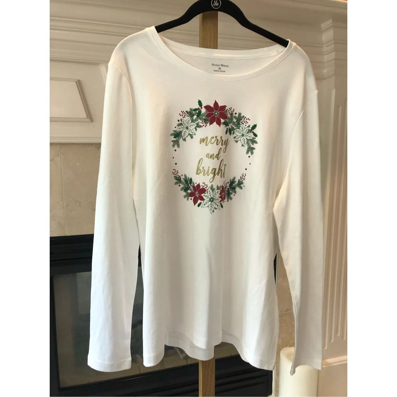 Other Long Sleeve T Shirts Other Studio Works Women’s White Long Sleeve “Merry and Bright” Fe
