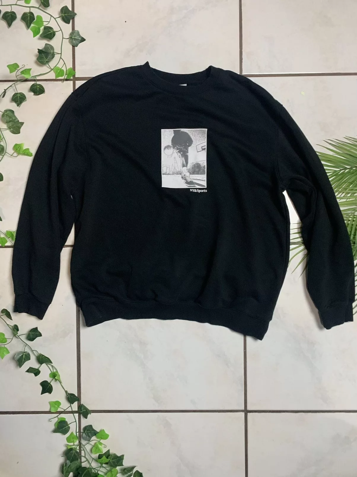 H&M Sweatshirts Hoodies H&M Black Graphic Sweatershirt