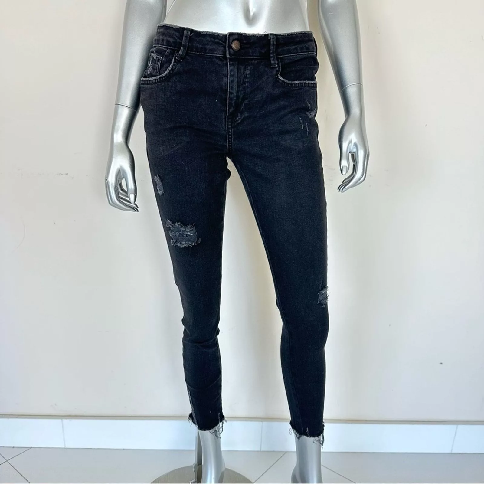 Zara Jeans Zara women denim jeans size 6 US Gray
