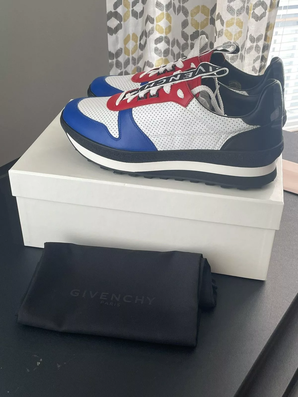 Givenchy Low Top Sneakers Givenchy TR3 Runner Sz 44 New Multi