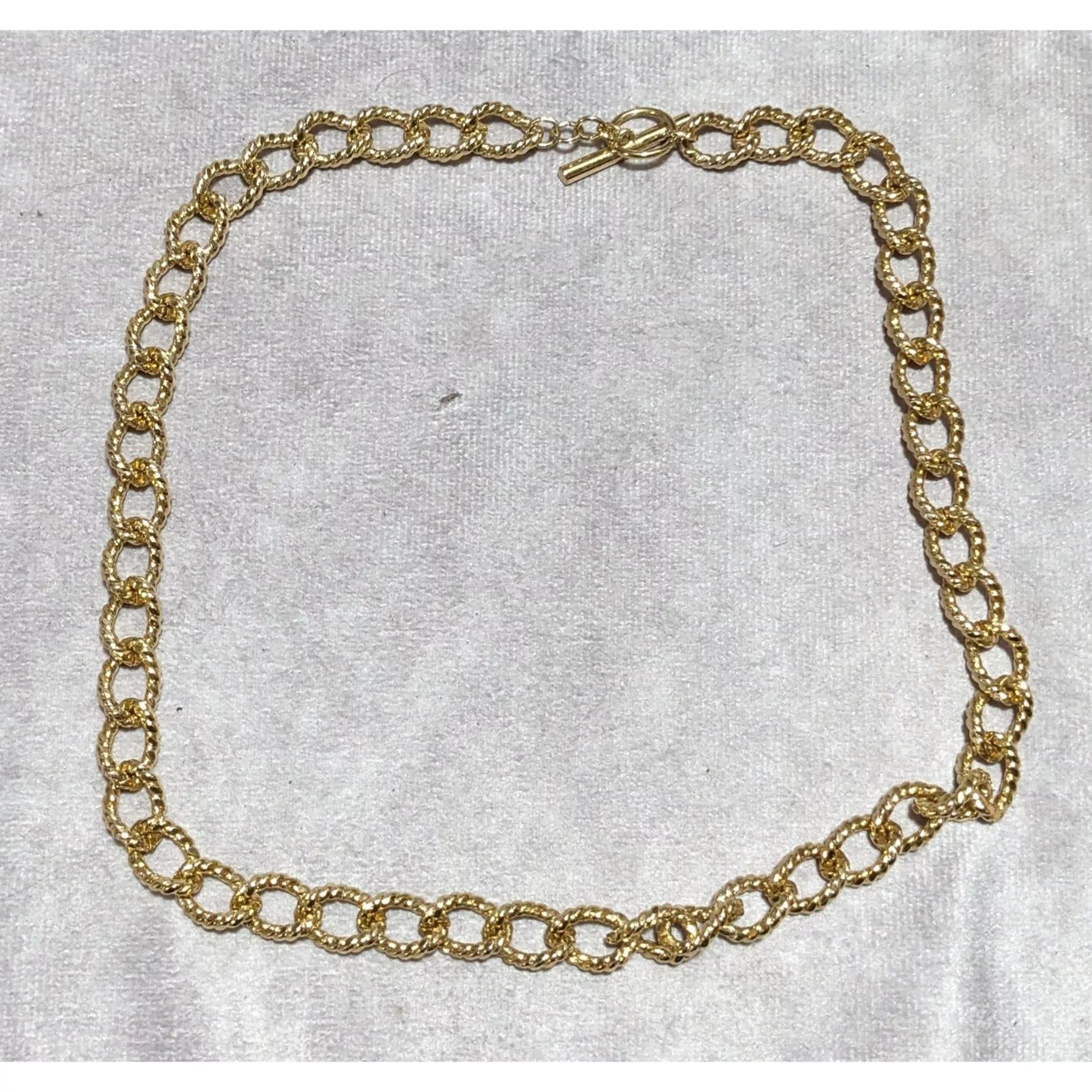 Other Necklaces Other Bright Gold Textured Link Toggle Necklace
