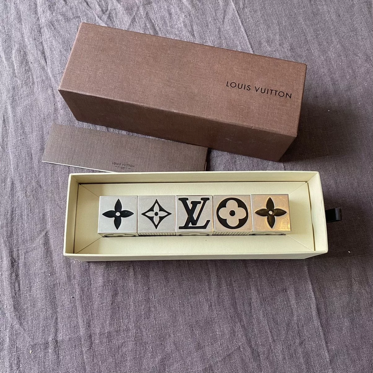 Louis Vuitton Miscellaneous Louis Vuitton Logo Magnet Game Silver