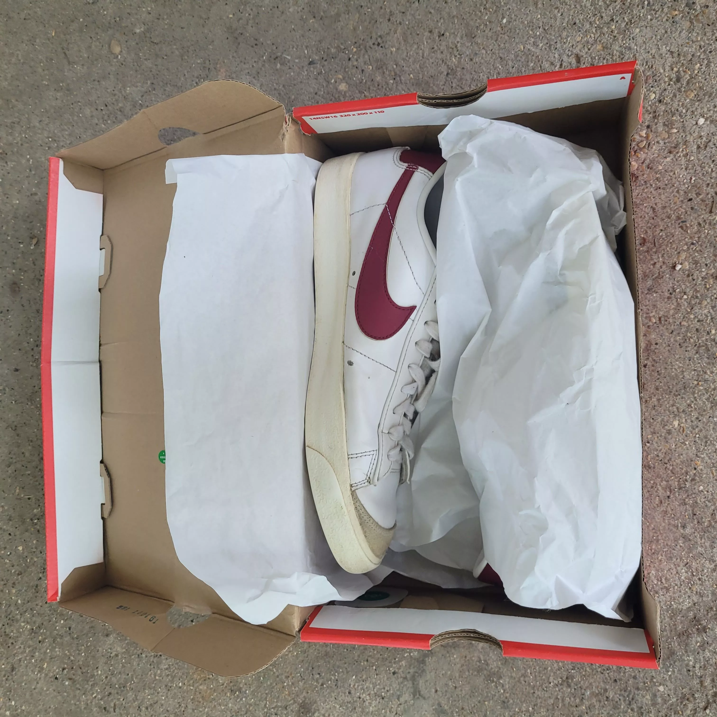 Nike Low Top Sneakers Used Nike Blazer Low White/Red