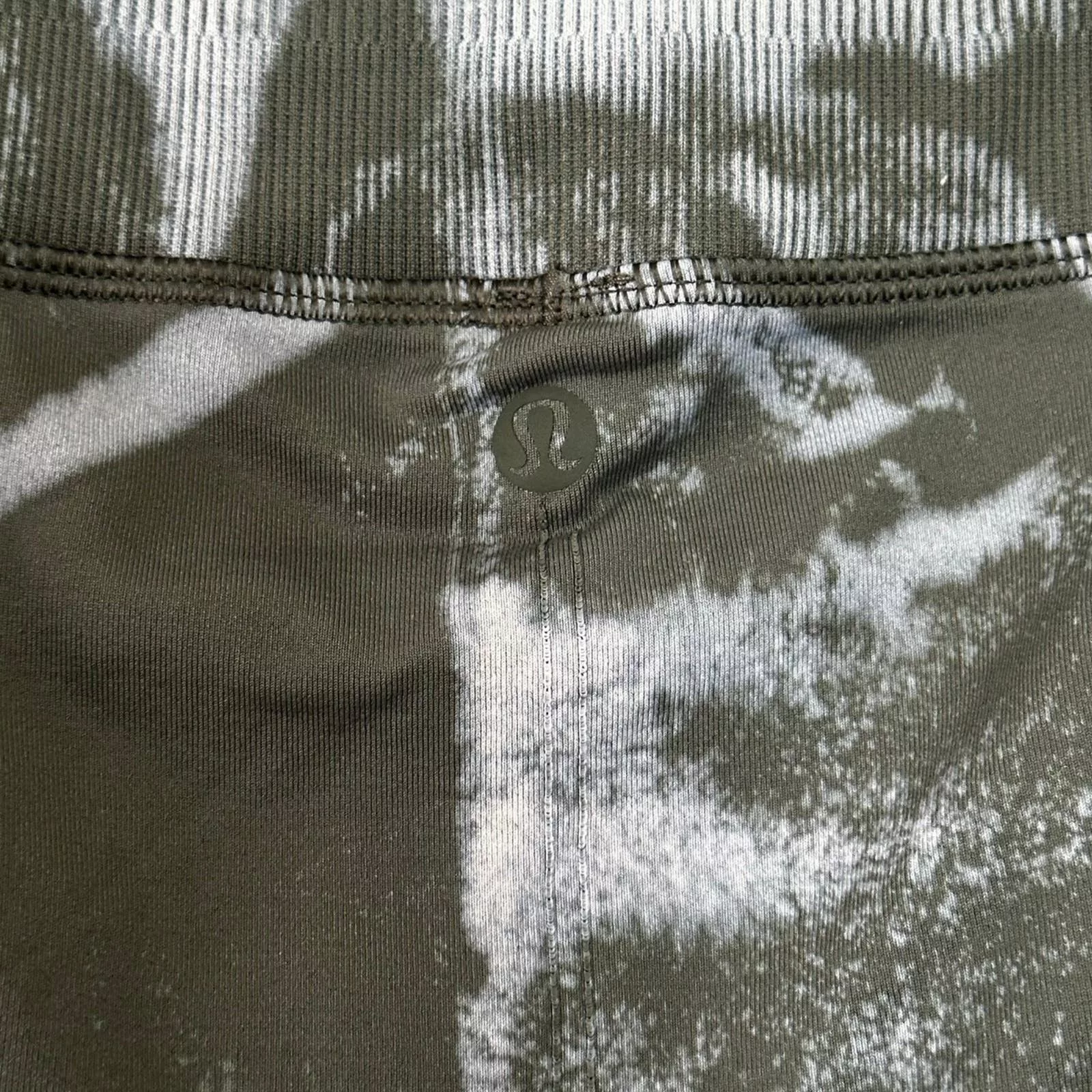 Lululemon Pants Lululemon legging size 10 Black
