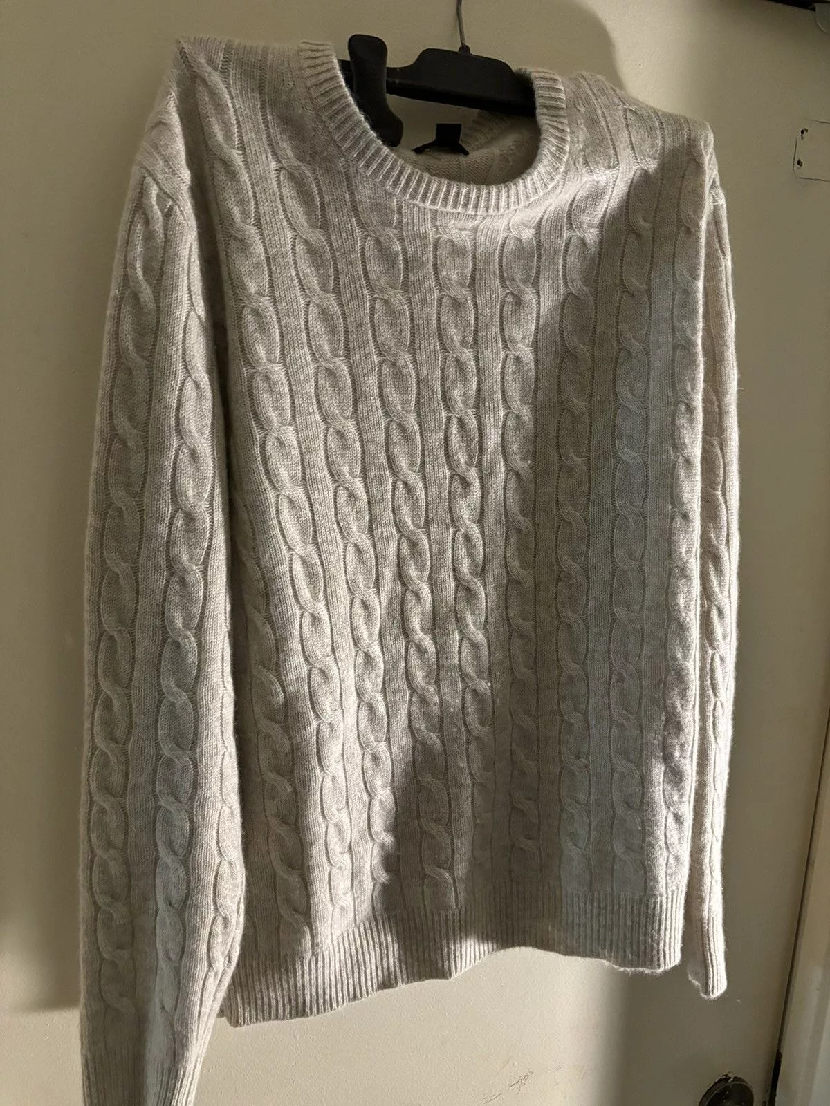 J.Crew Sweaters Knitwear J.Crew J crew cashmere cable knit sweater beige tan white