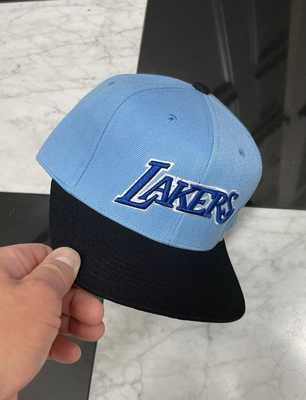 Mitchell & Ness Hats Mitchell & Ness 🔥 Exclusive Lakers fitted hat size 7 Blue
