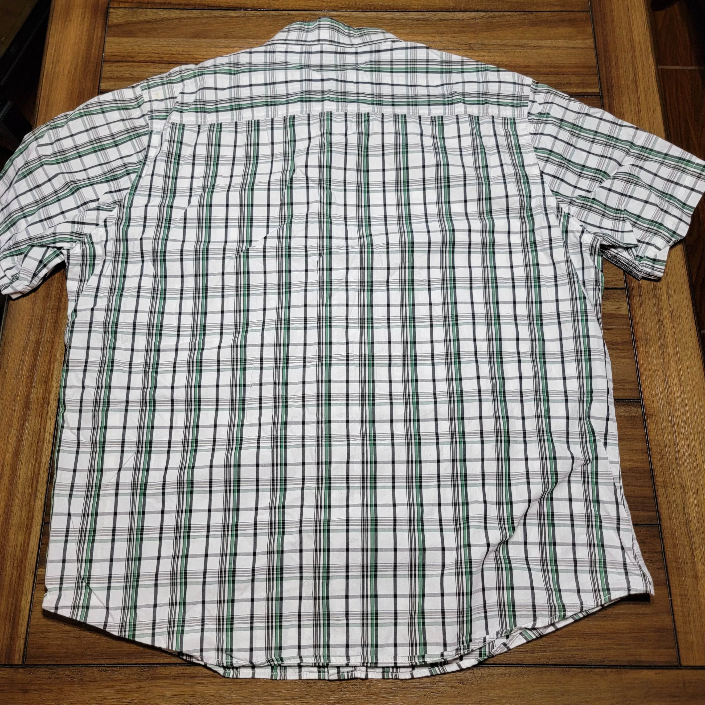 Ecko Unltd. Shirts Button Ups Ecko Unltd. Ecko Unltd Full Button SS Green and White - Size 3XL Multi