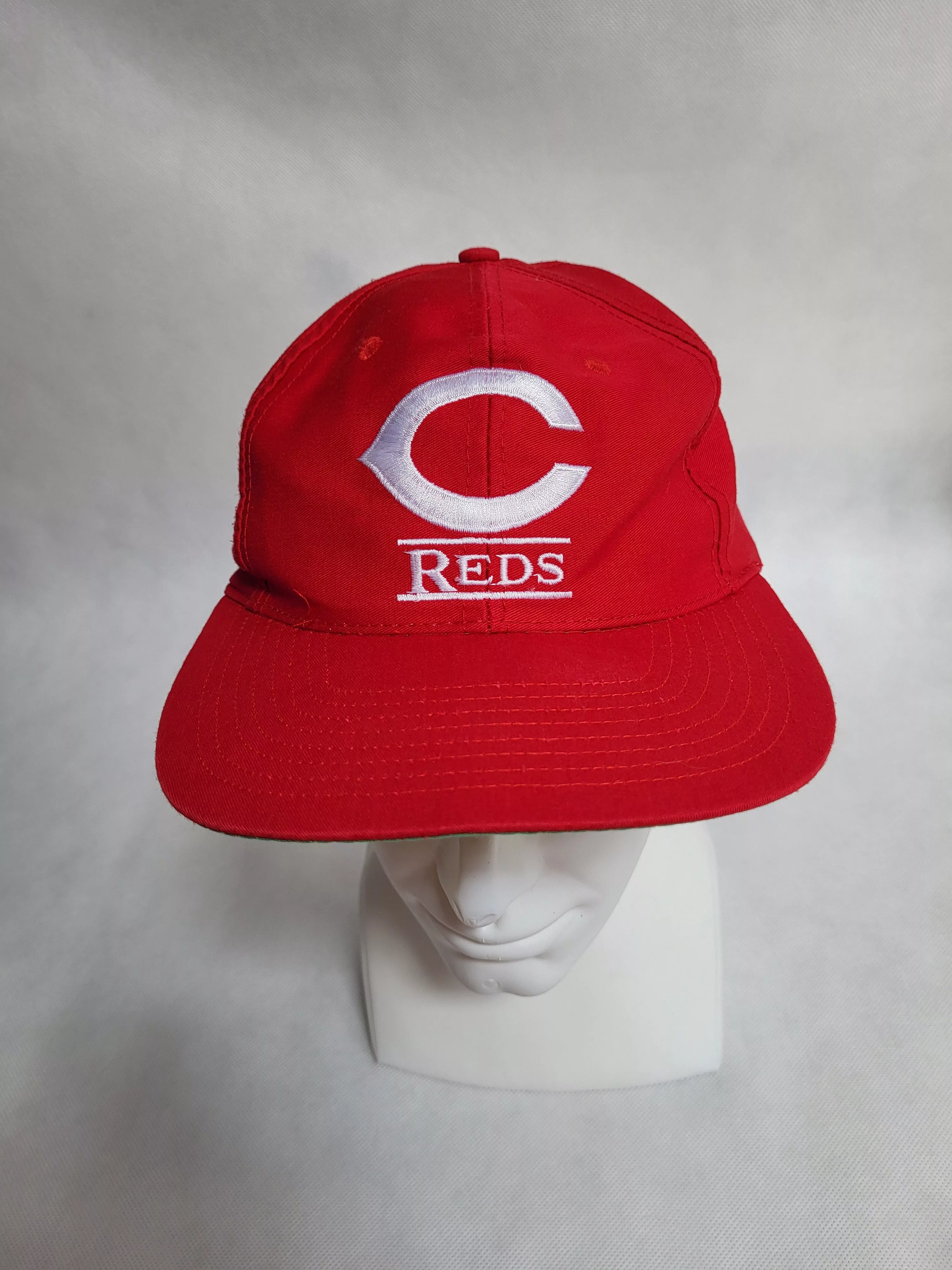MLB Hats Vintage 90's Embroidered Cincinnati Reds MLB Baseball Cap