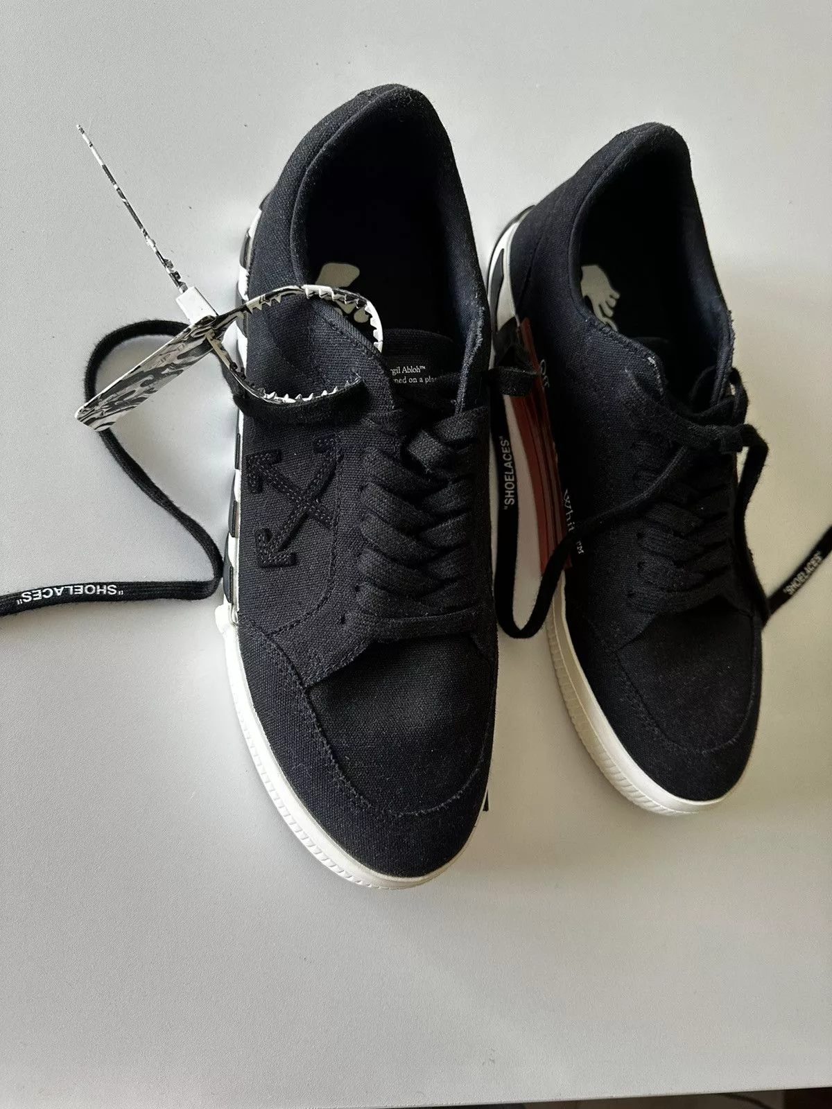 Off-White Low Top Sneakers OFF-WHITE Black Vulcanized Low Top Sneakers