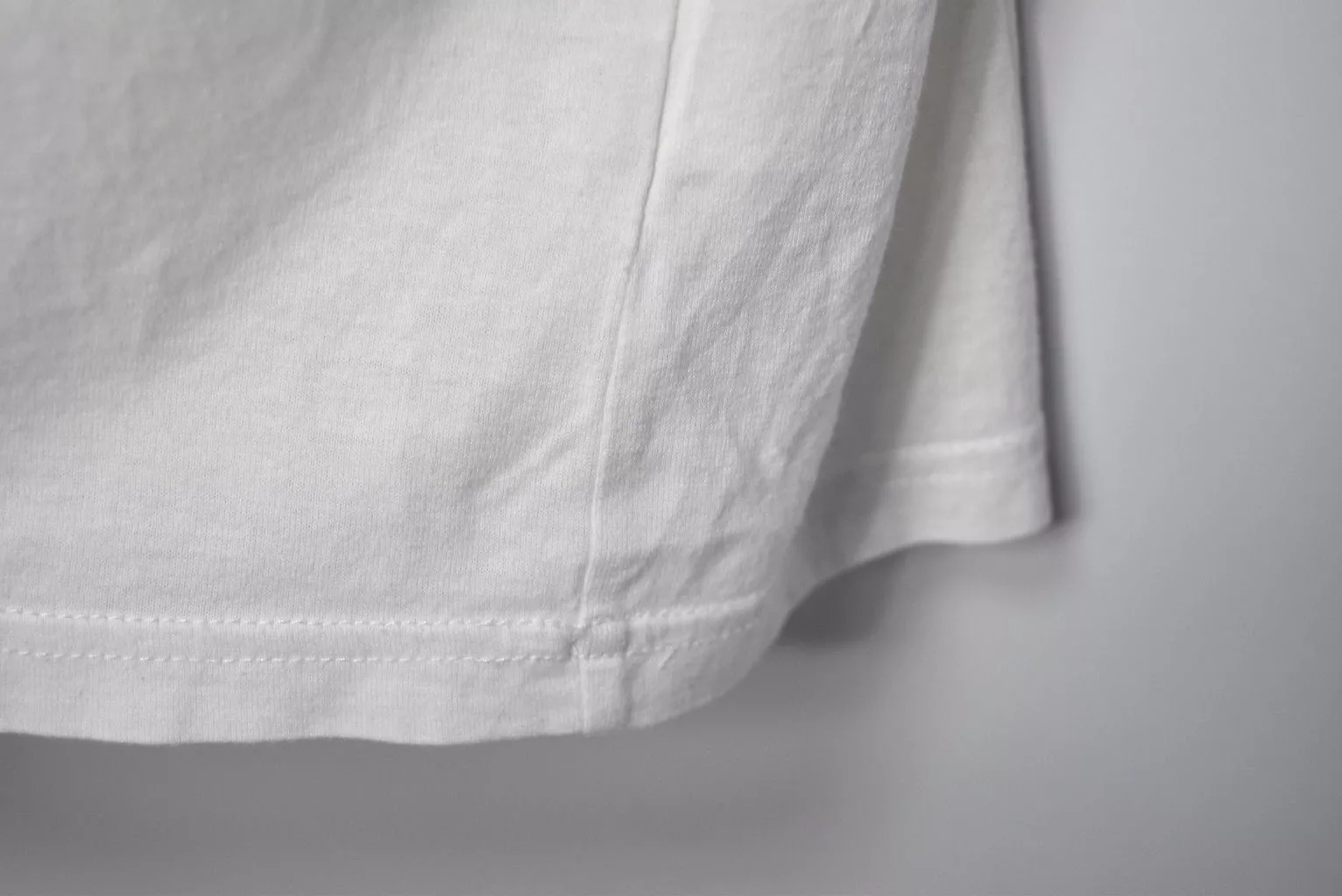 uniform experiment Short Sleeve T Shirts Uniform Experiment/logo graphic t-shirt/24201 - 0543 50 White