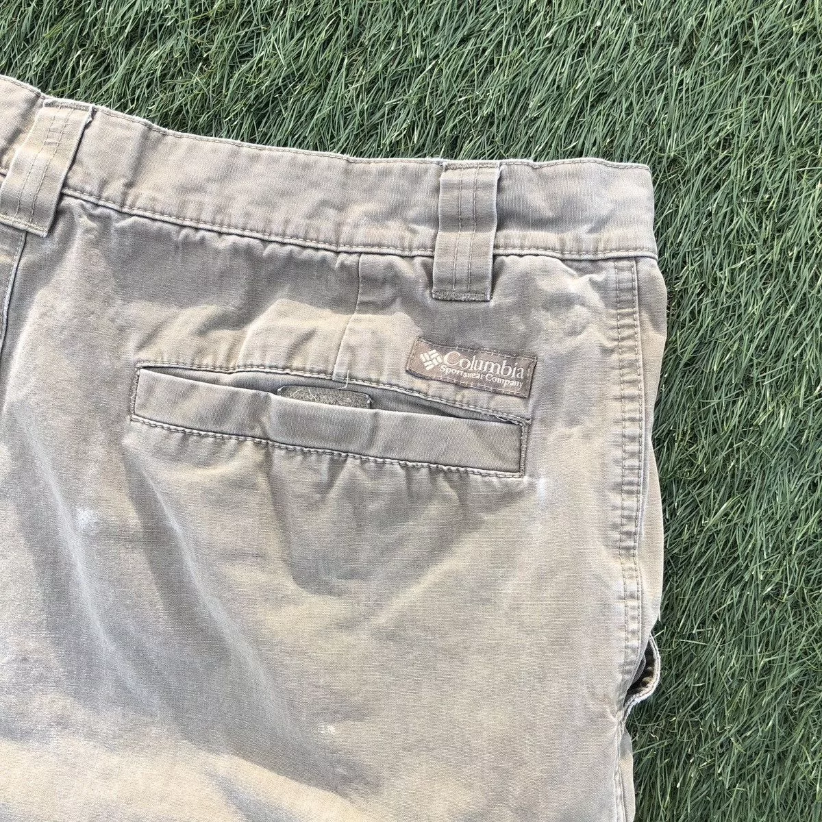 Columbia Shorts Columbia sportswear company cargo hiker shorts White Gorpcore