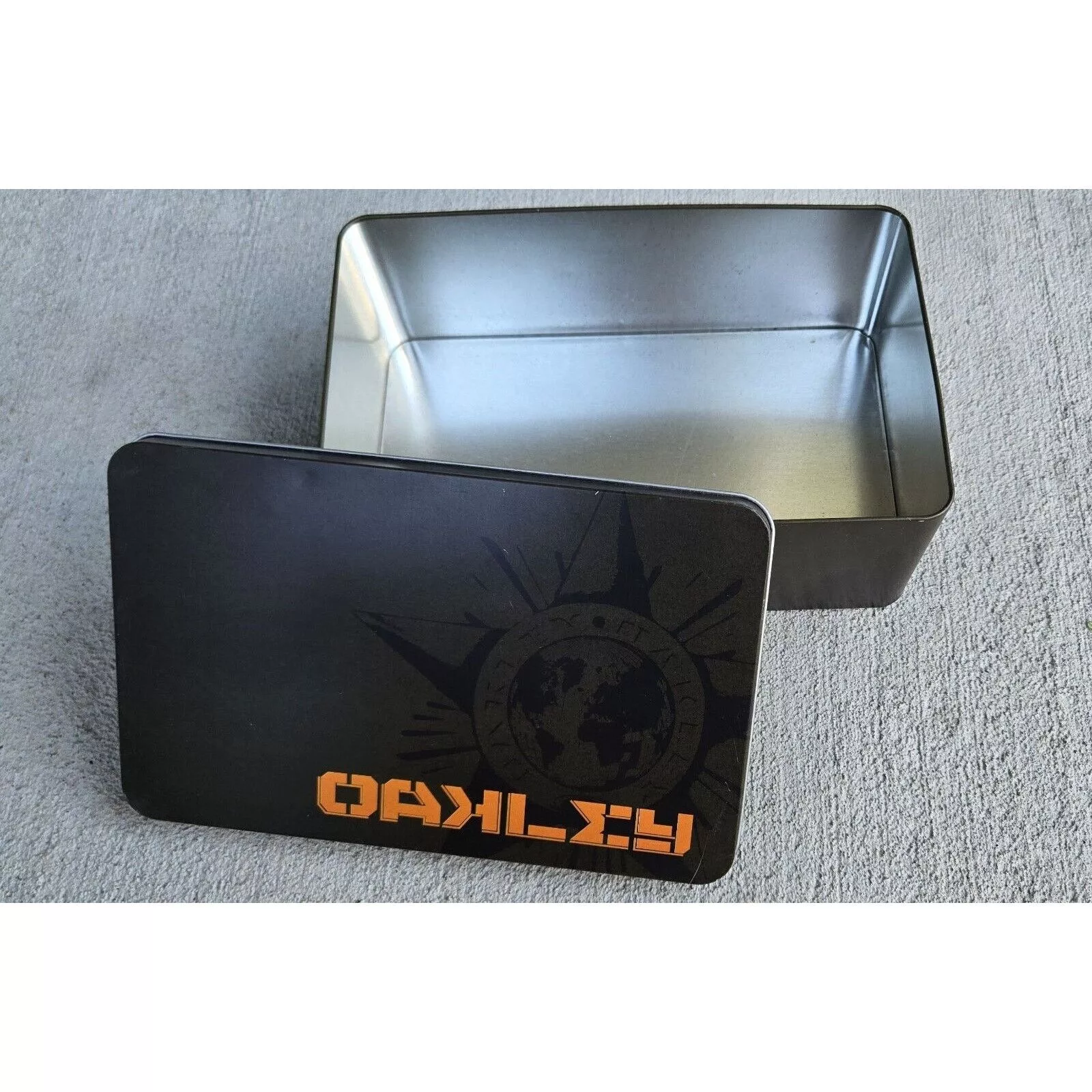 Oakley Miscellaneous Oakley Tin Can Collector Red Shift Thump Pro Metal Lens Box Green