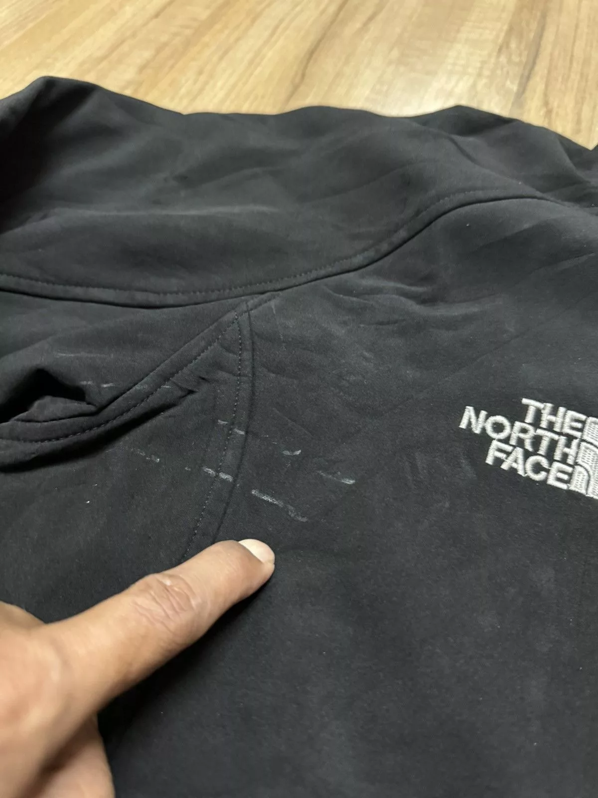 The North Face Light Jackets THE NORTH FACE WINDSTOPPER JACKET Black