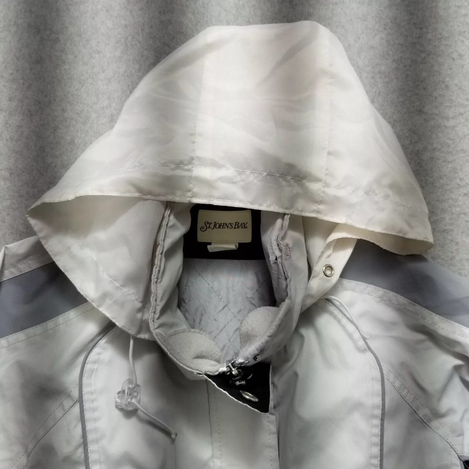 St. Johns Bay Jackets St. Johns Bay St Johns Bay Womens Jacket Small Pockets Full Zip Hooded White