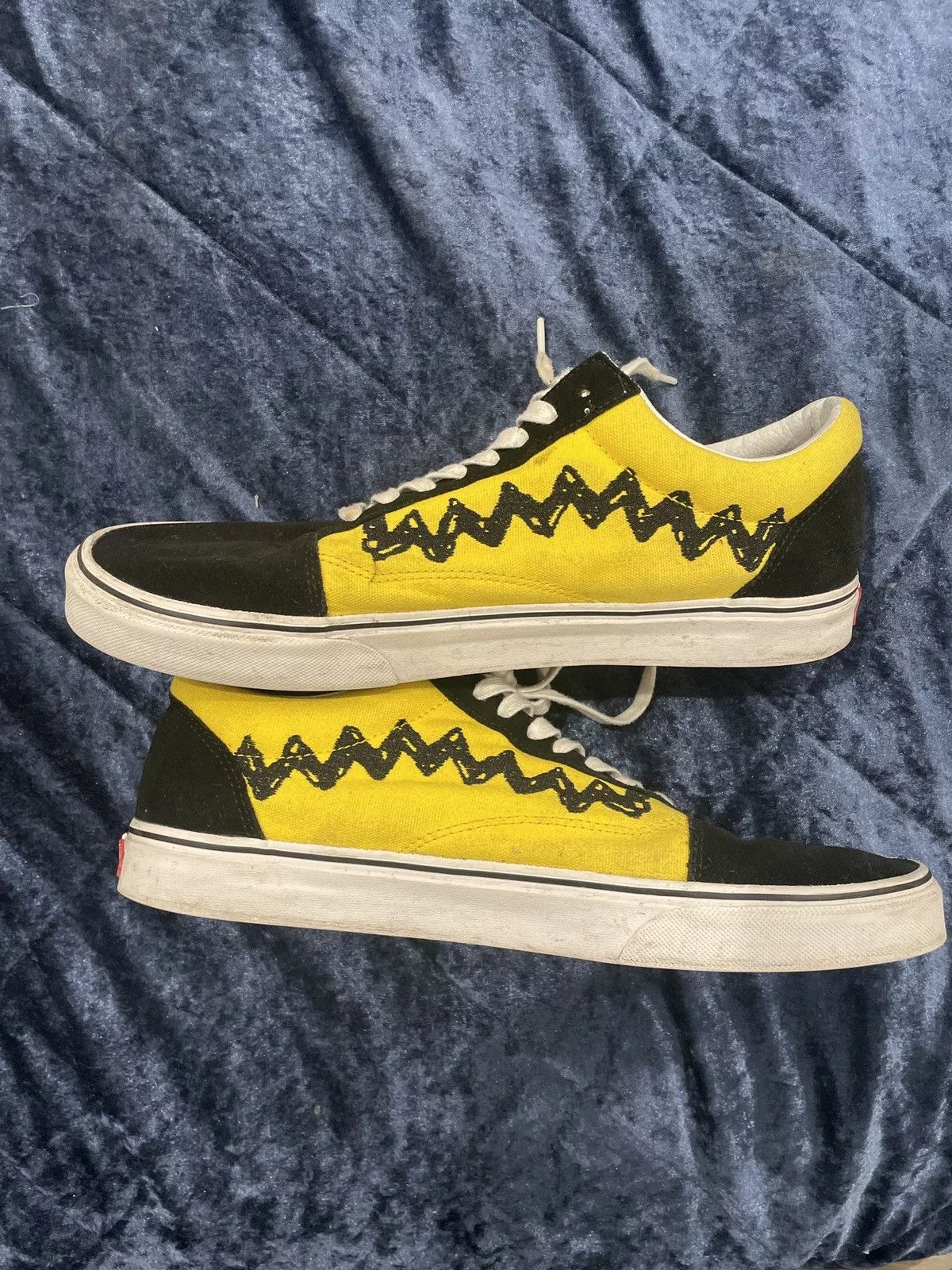 Peanuts Low Top Sneakers Peanuts × Vans Vans Old Skool Peanuts Charlie Brown/Black